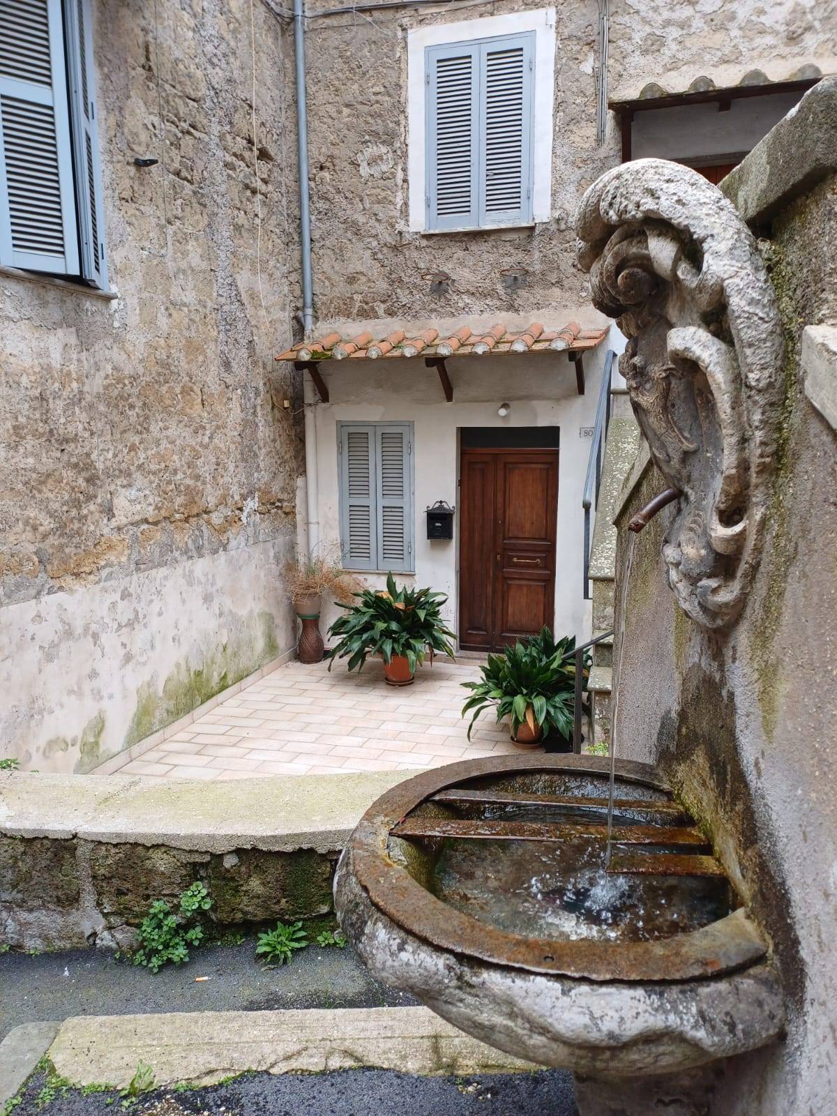 Appartamento in vendita a Caprarola, Centro storico