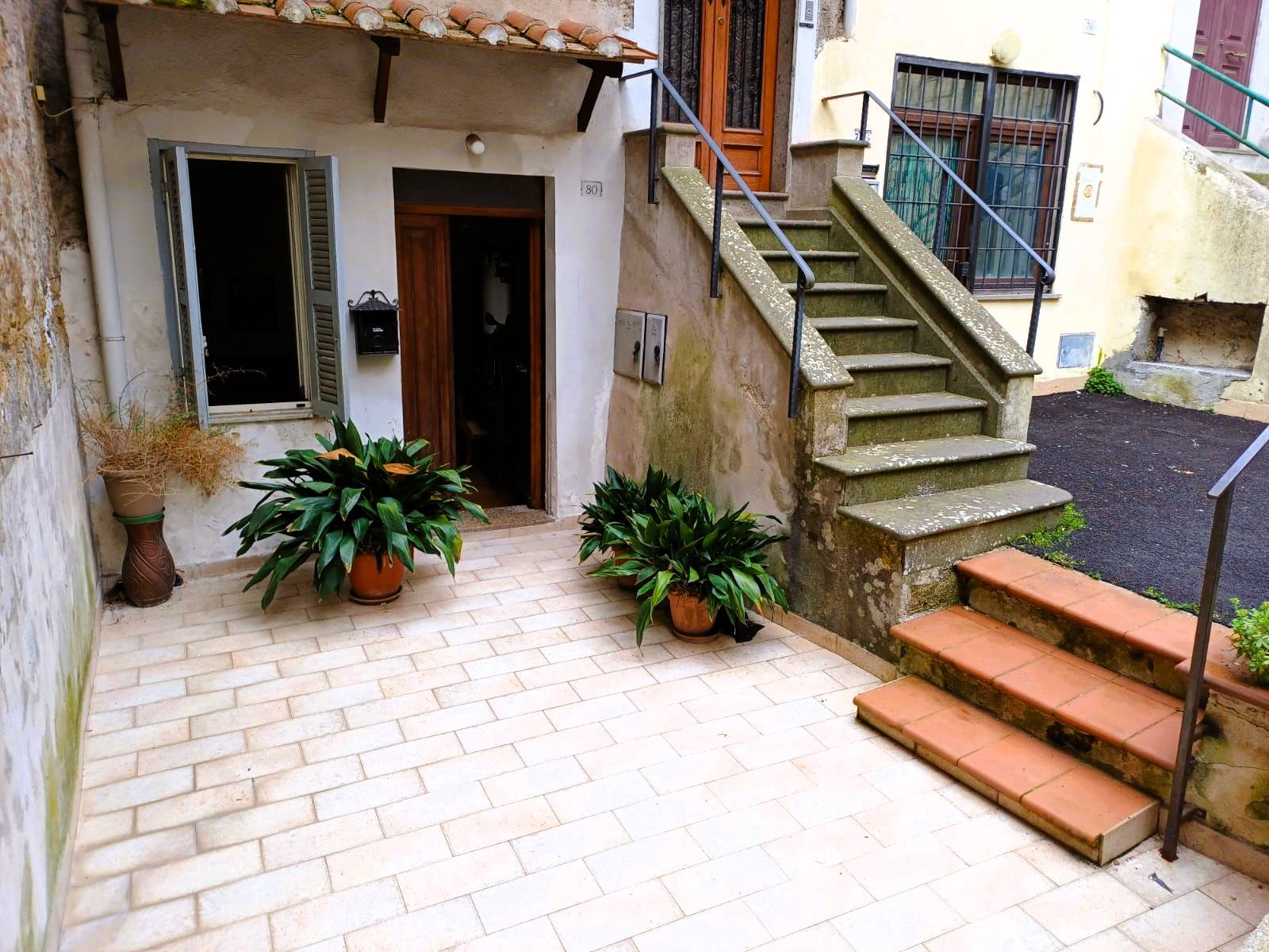 Appartamento in vendita a Caprarola, Centro storico