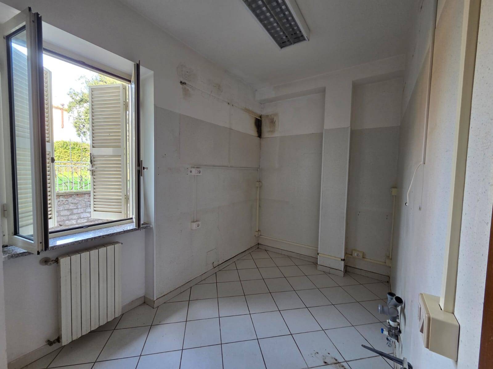 Studio/Ufficio in affitto a Caprarola