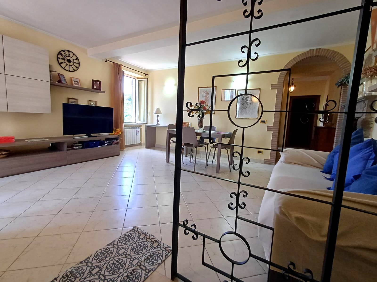 Appartamento in vendita a Caprarola, Centro storico