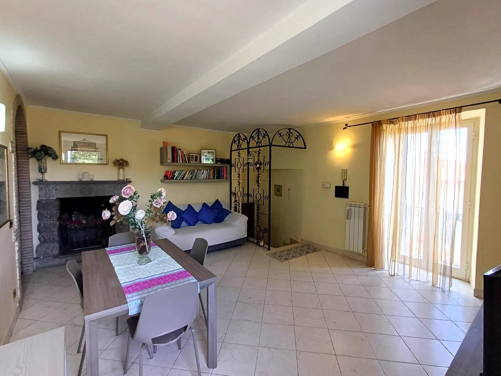 Appartamento in vendita a Caprarola, Centro storico
