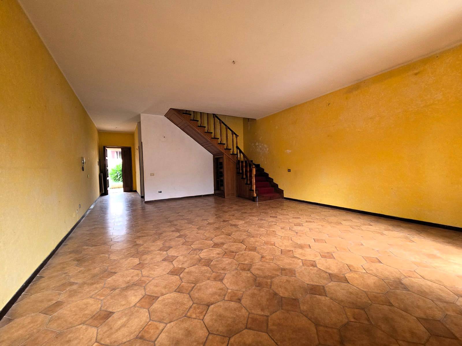 Casa cielo/terra in vendita a Caprarola