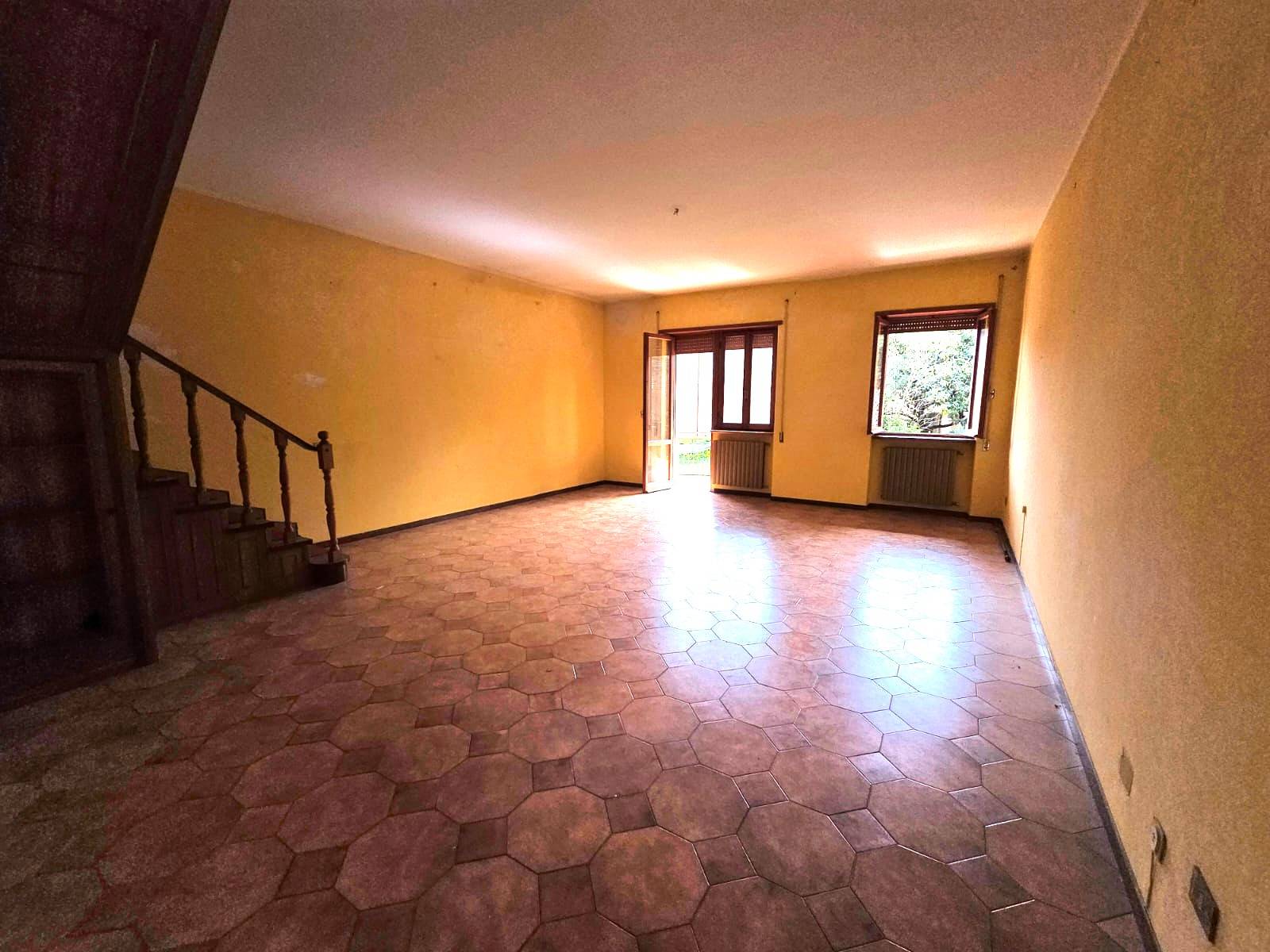 Casa cielo/terra in vendita a Caprarola