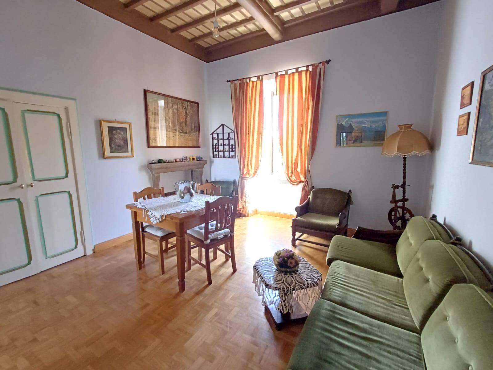 Appartamento in vendita a Caprarola, Centro storico