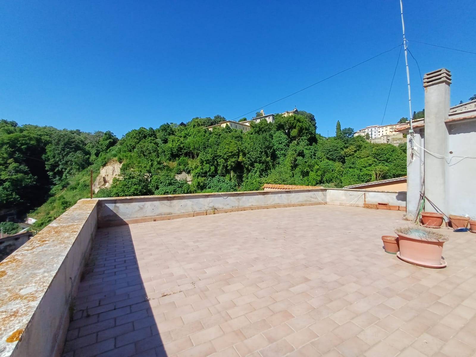 Casa cielo/terra in vendita a Caprarola, Centro storico