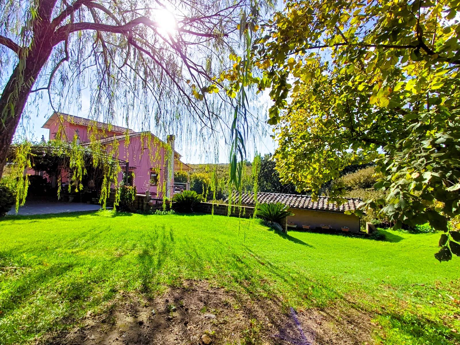 Casale in vendita a Caprarola