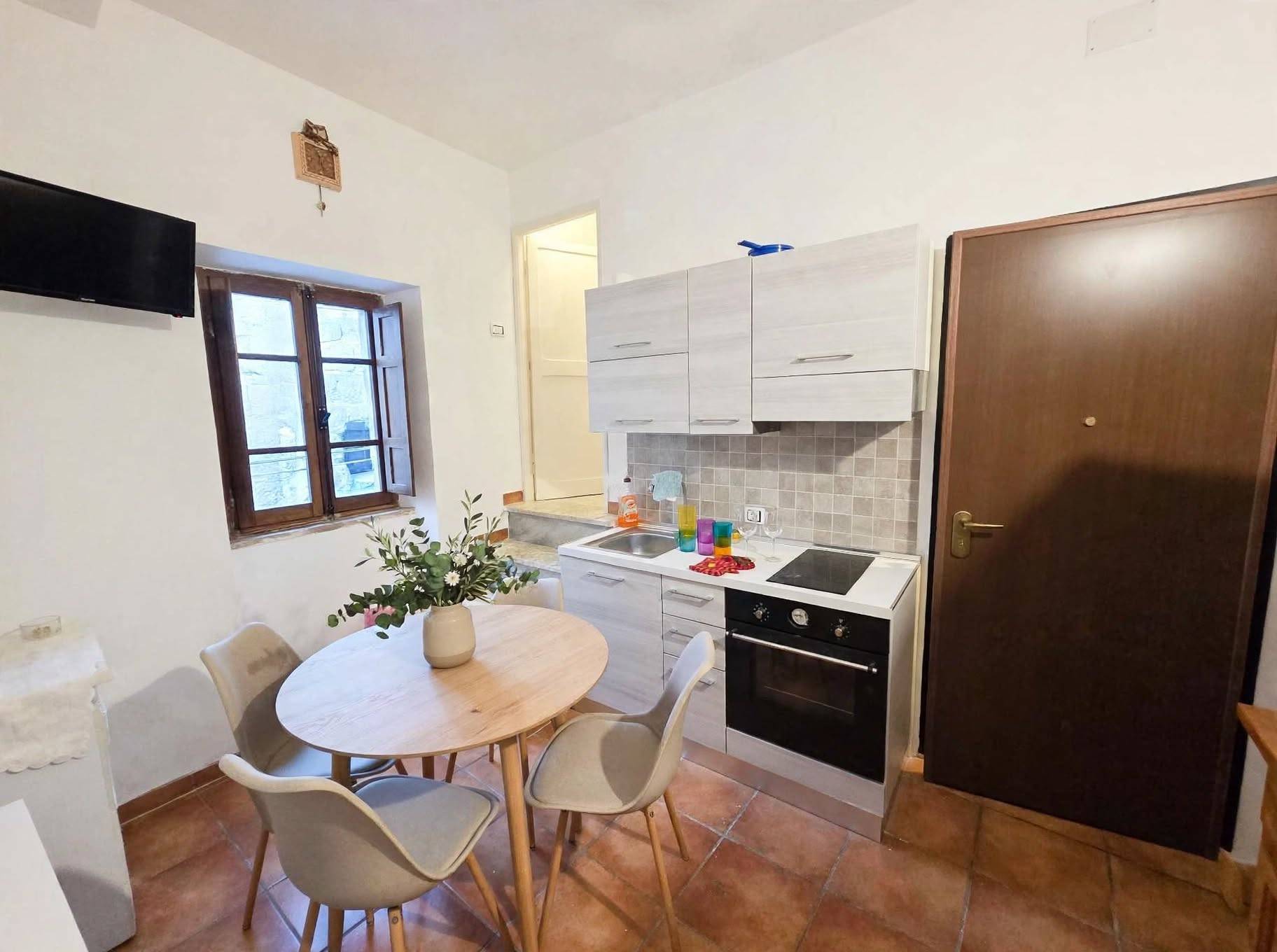 Appartamento in vendita a Caprarola, Centro storico