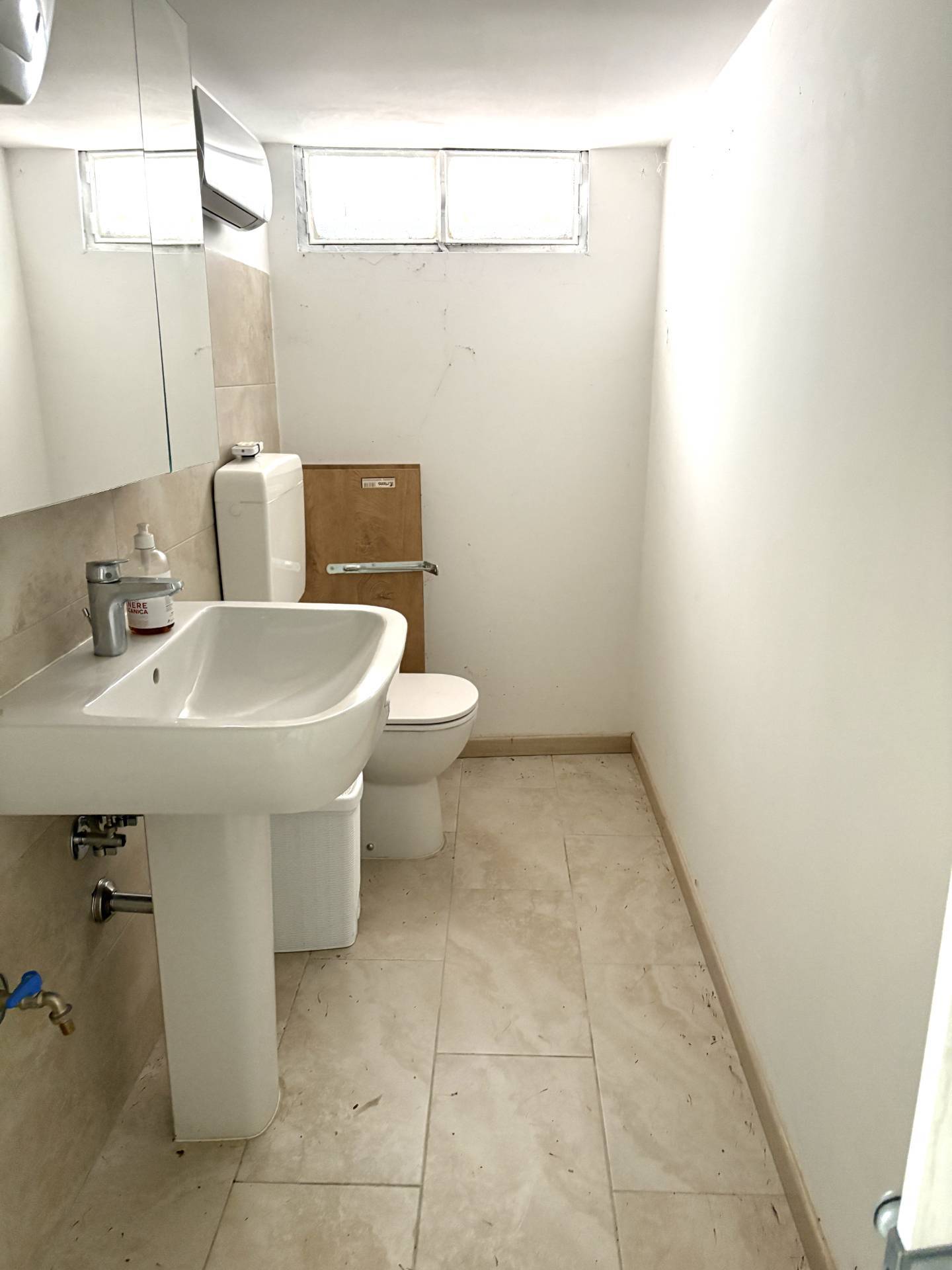 Locale commerciale in vendita a Venezia, Mestre