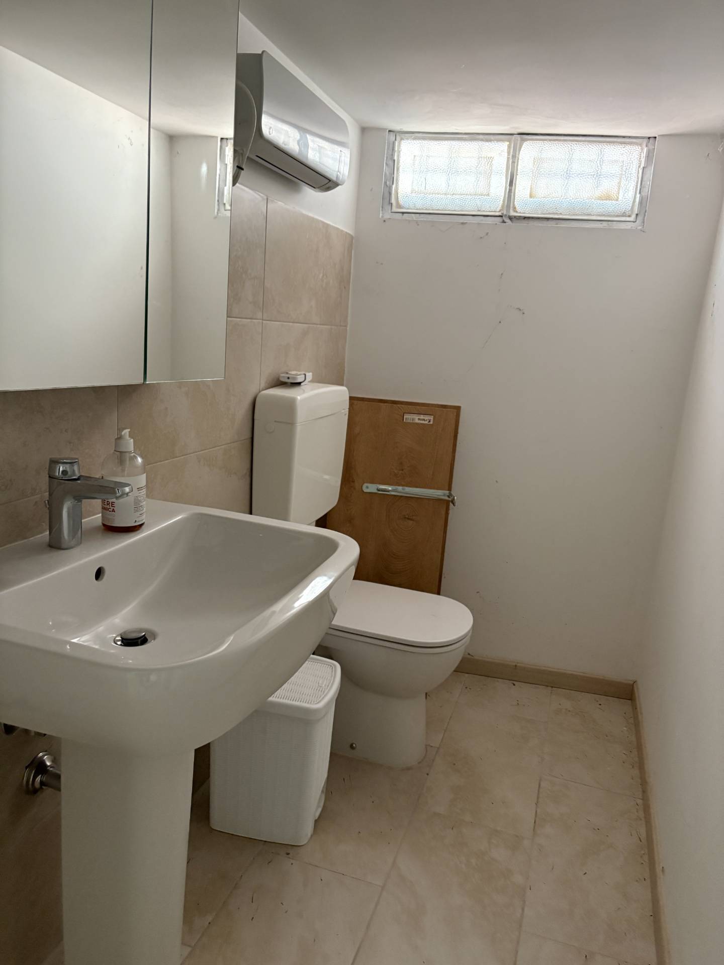 Locale commerciale in vendita a Venezia, Mestre