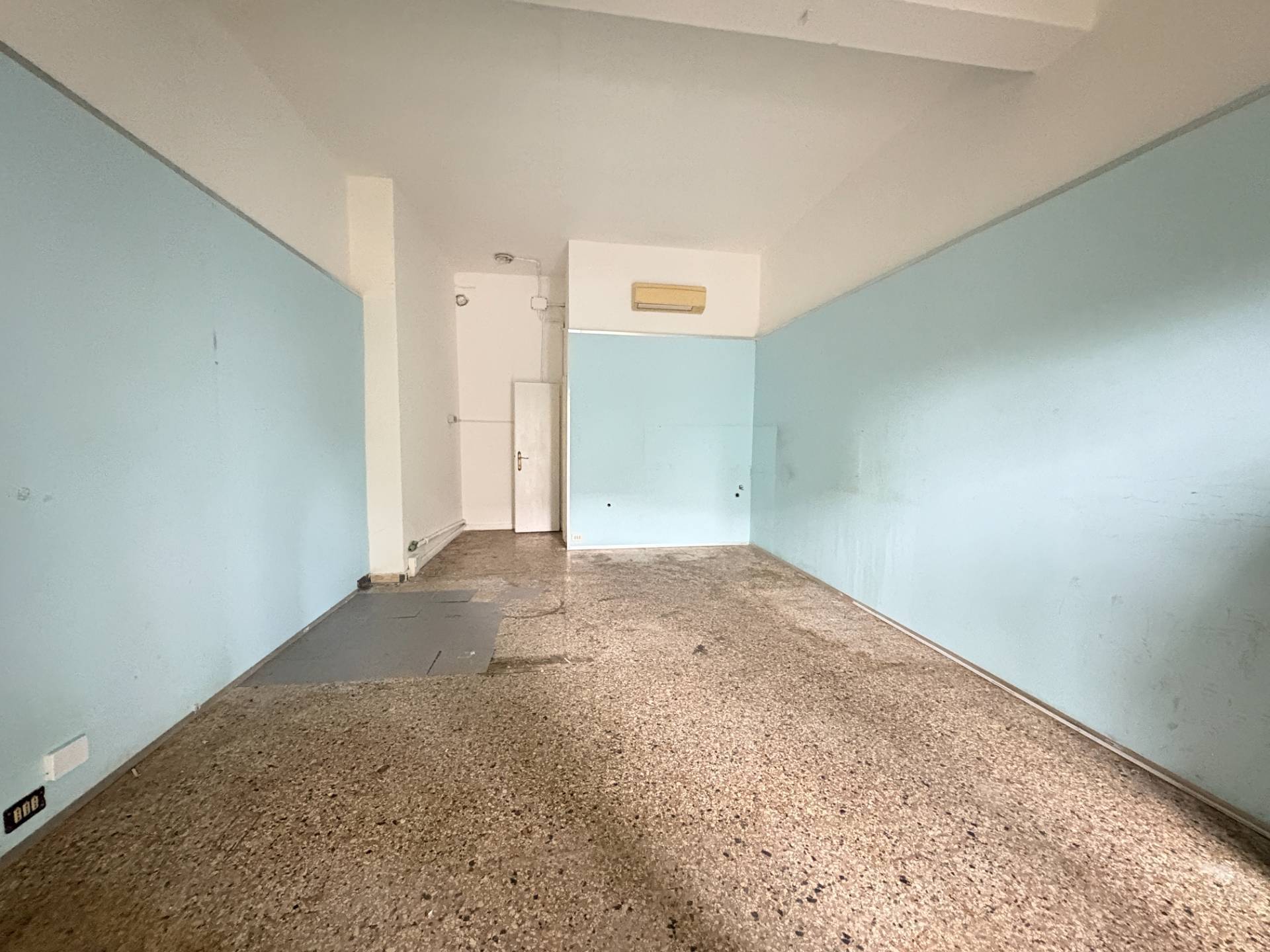 Locale commerciale in vendita a Venezia, Mestre