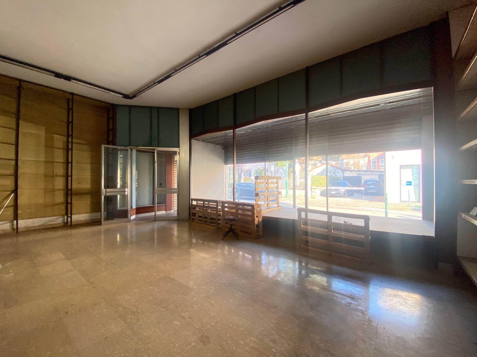 Locale commerciale in affitto a Venezia, Mestre