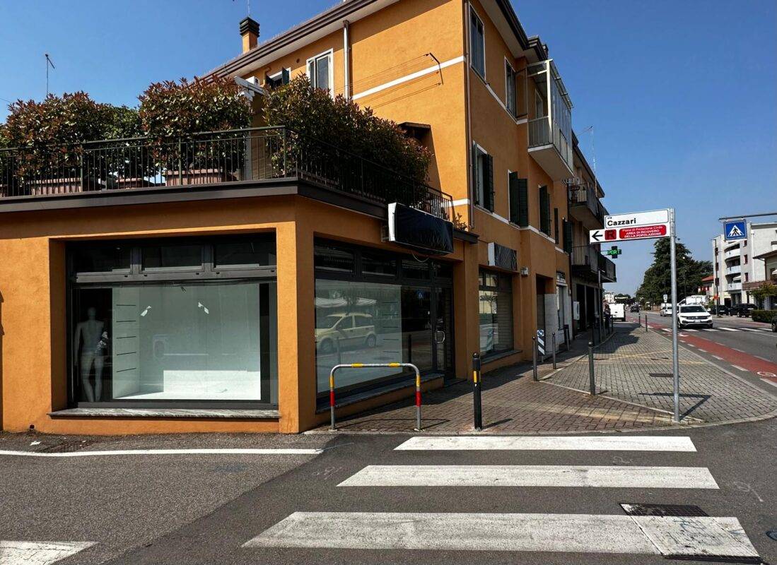 Locale commerciale in vendita a Martellago
