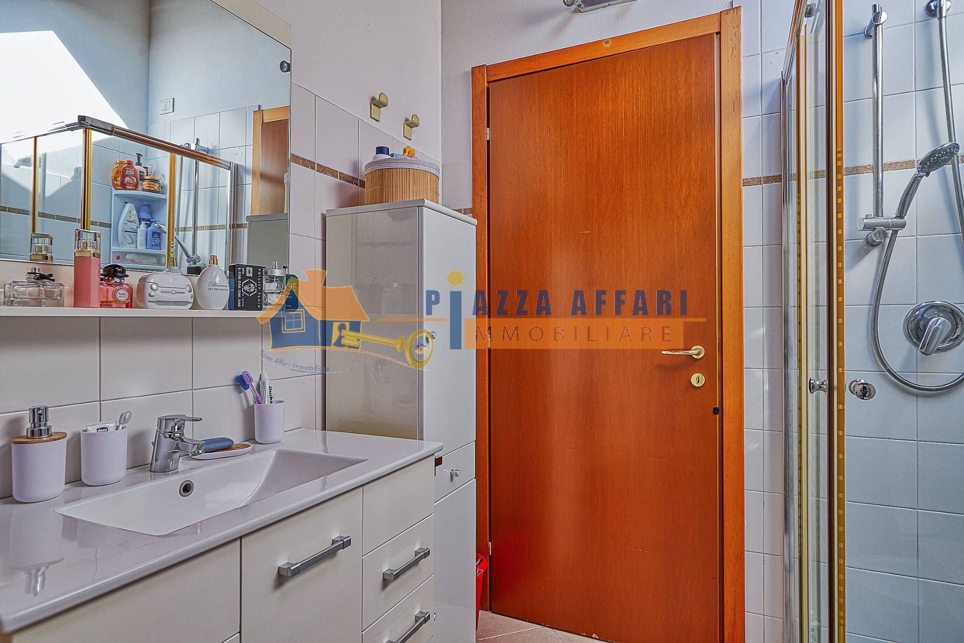 Appartamento in vendita a Gazzada Schianno, Schianno