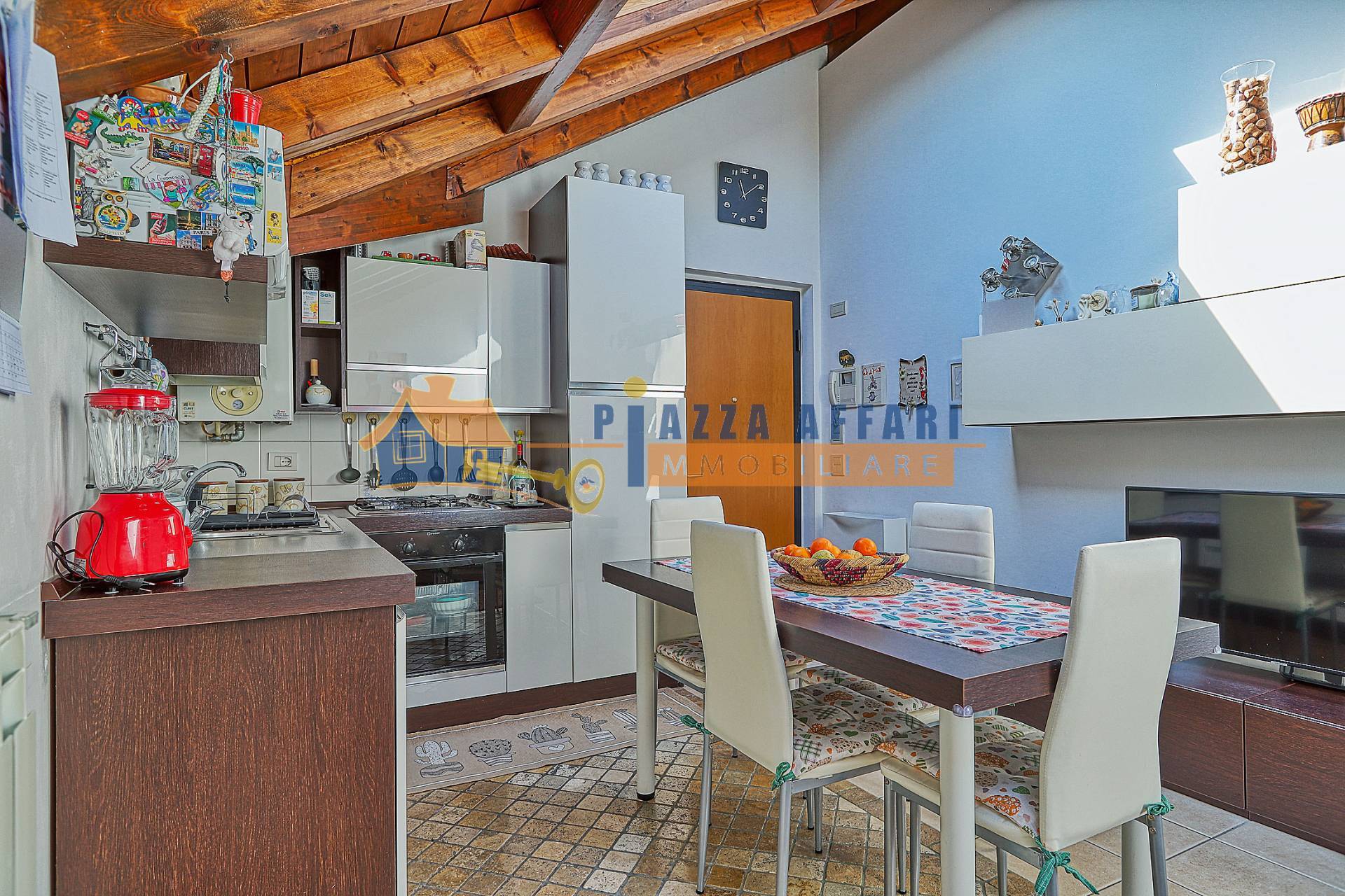 Appartamento in vendita a Gazzada Schianno, Schianno