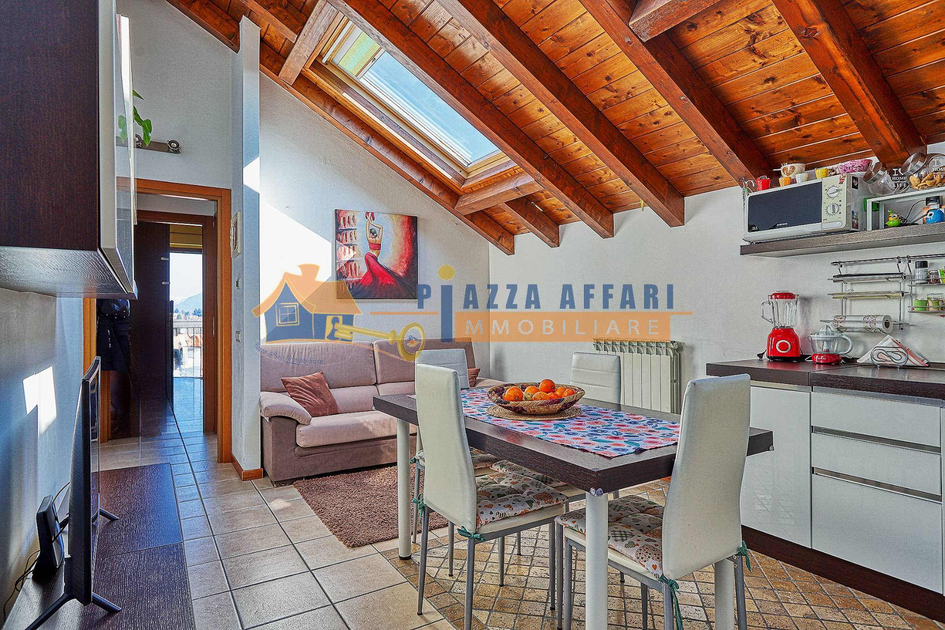 Appartamento in vendita a Gazzada Schianno, Schianno