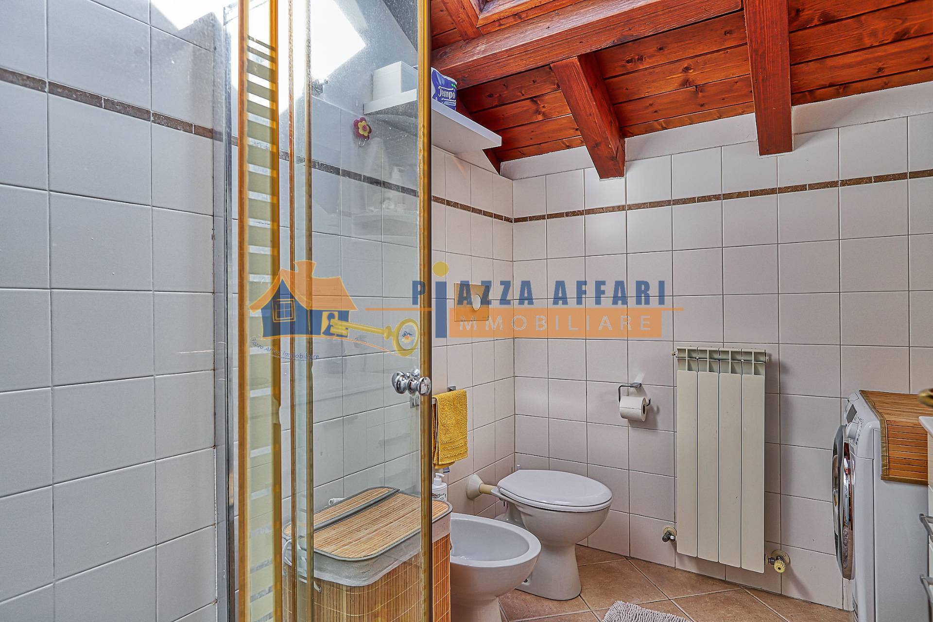 Appartamento in vendita a Gazzada Schianno, Schianno