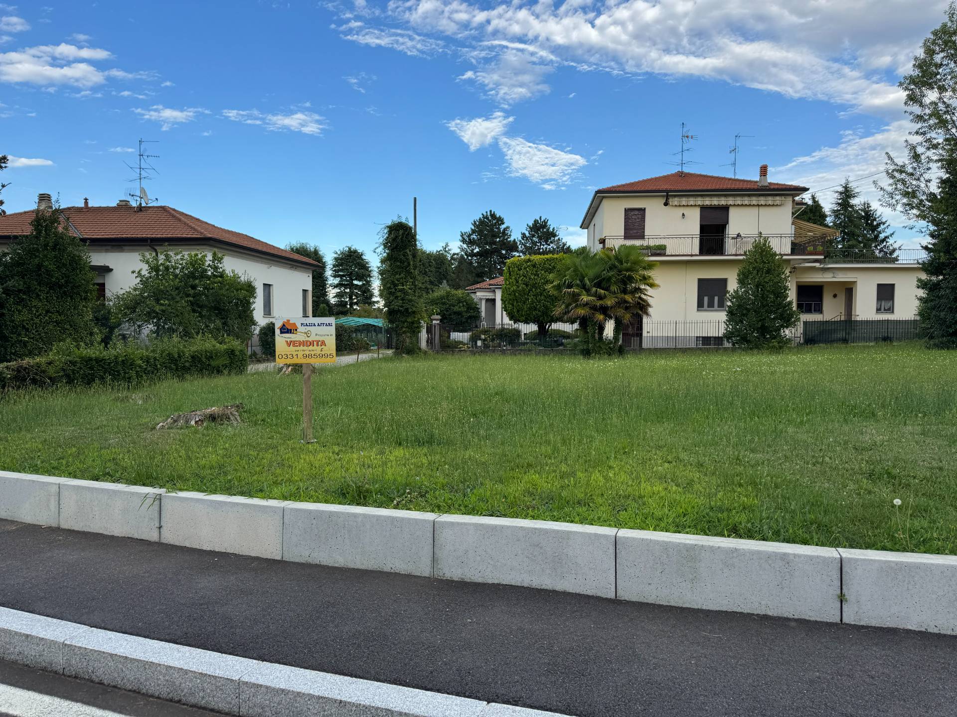 Terreno edificabile in vendita a Albizzate