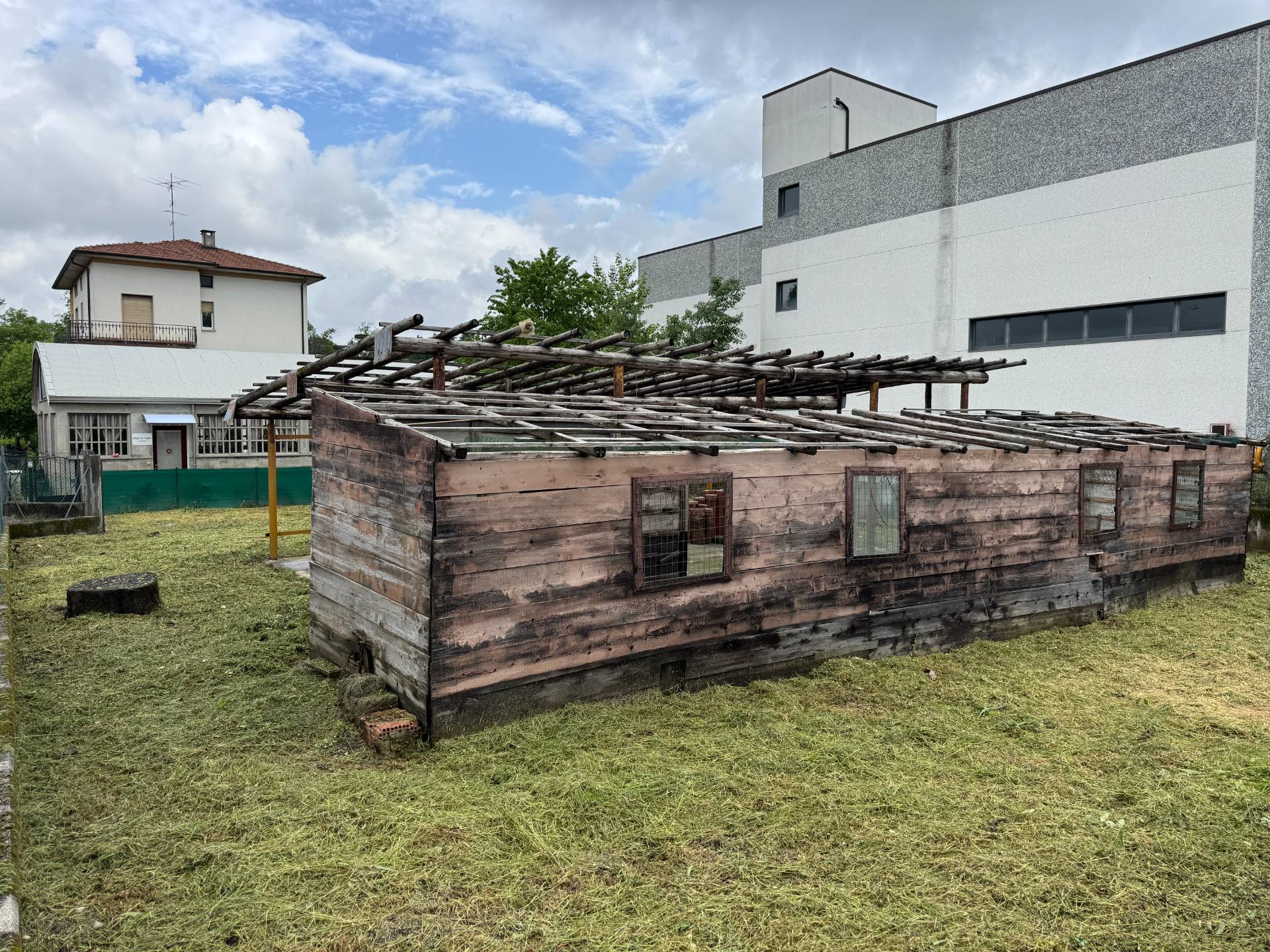 Deposito in vendita a Azzate