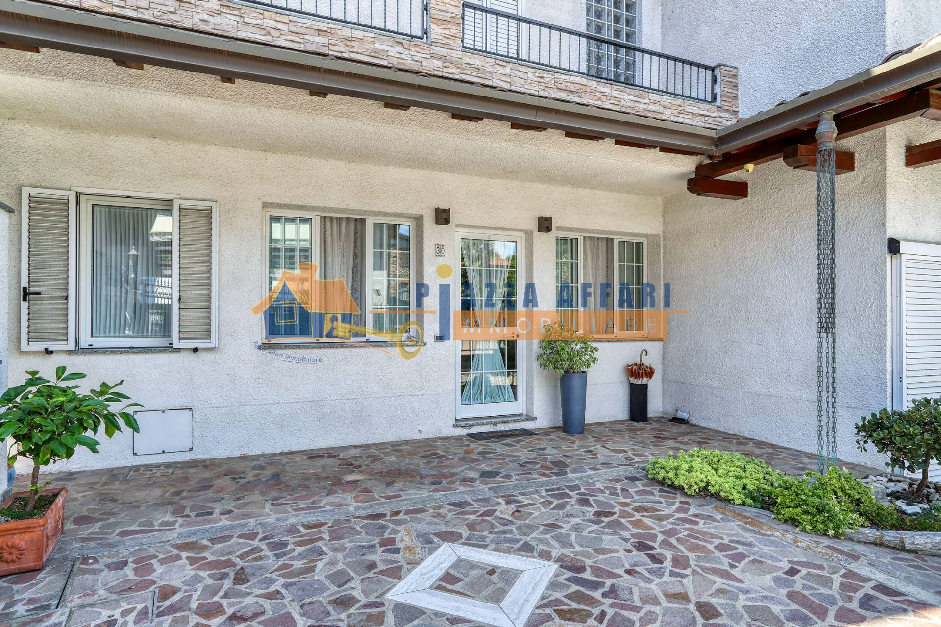 Villa in vendita a Carnago