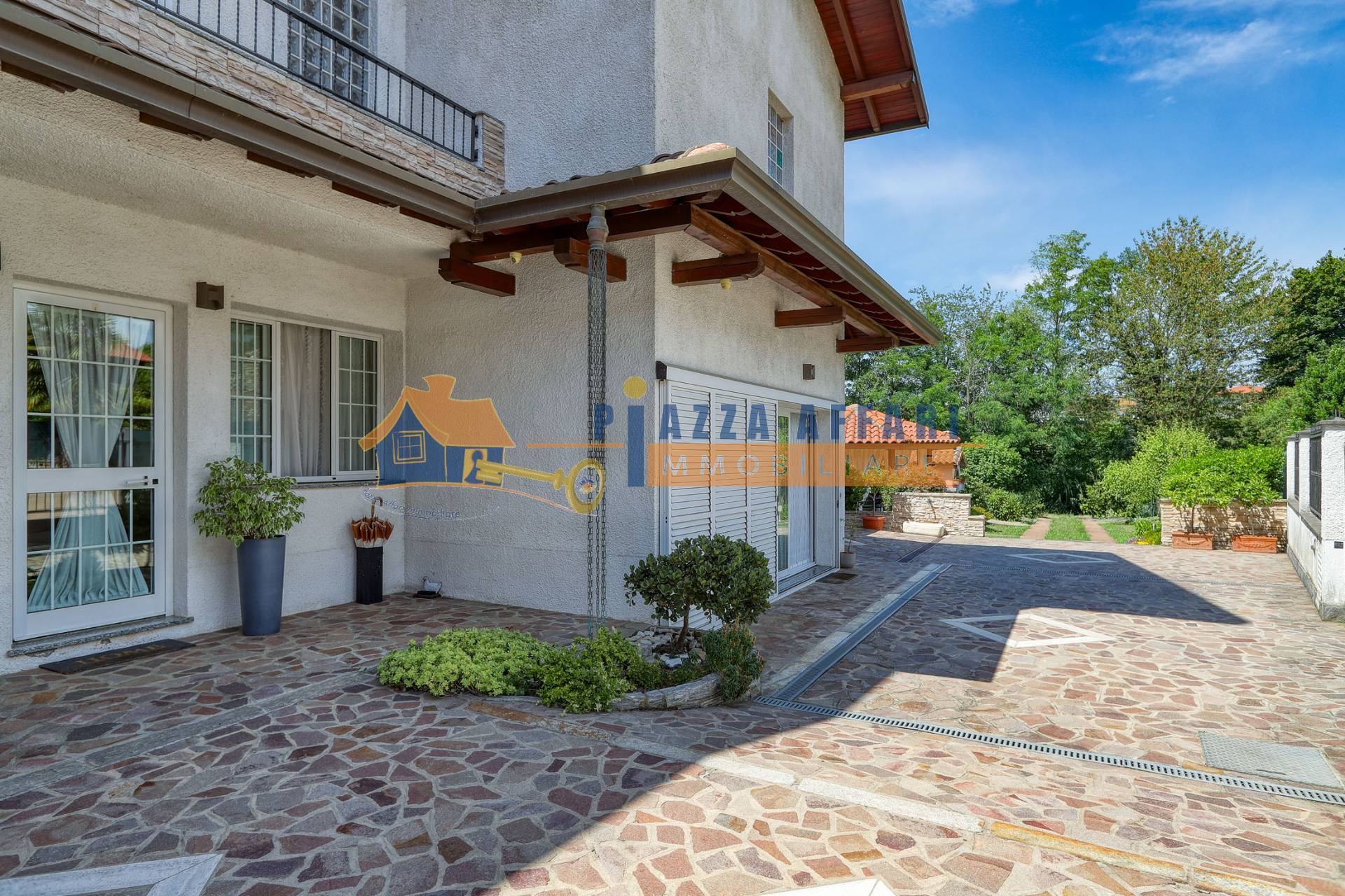 Villa in vendita a Carnago