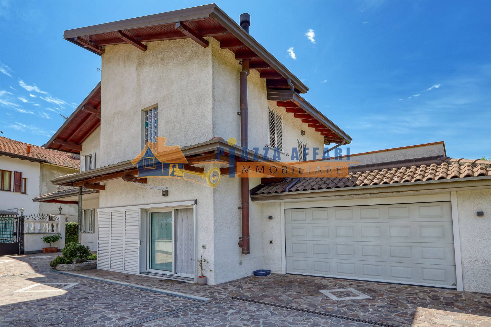 Villa in vendita a Carnago