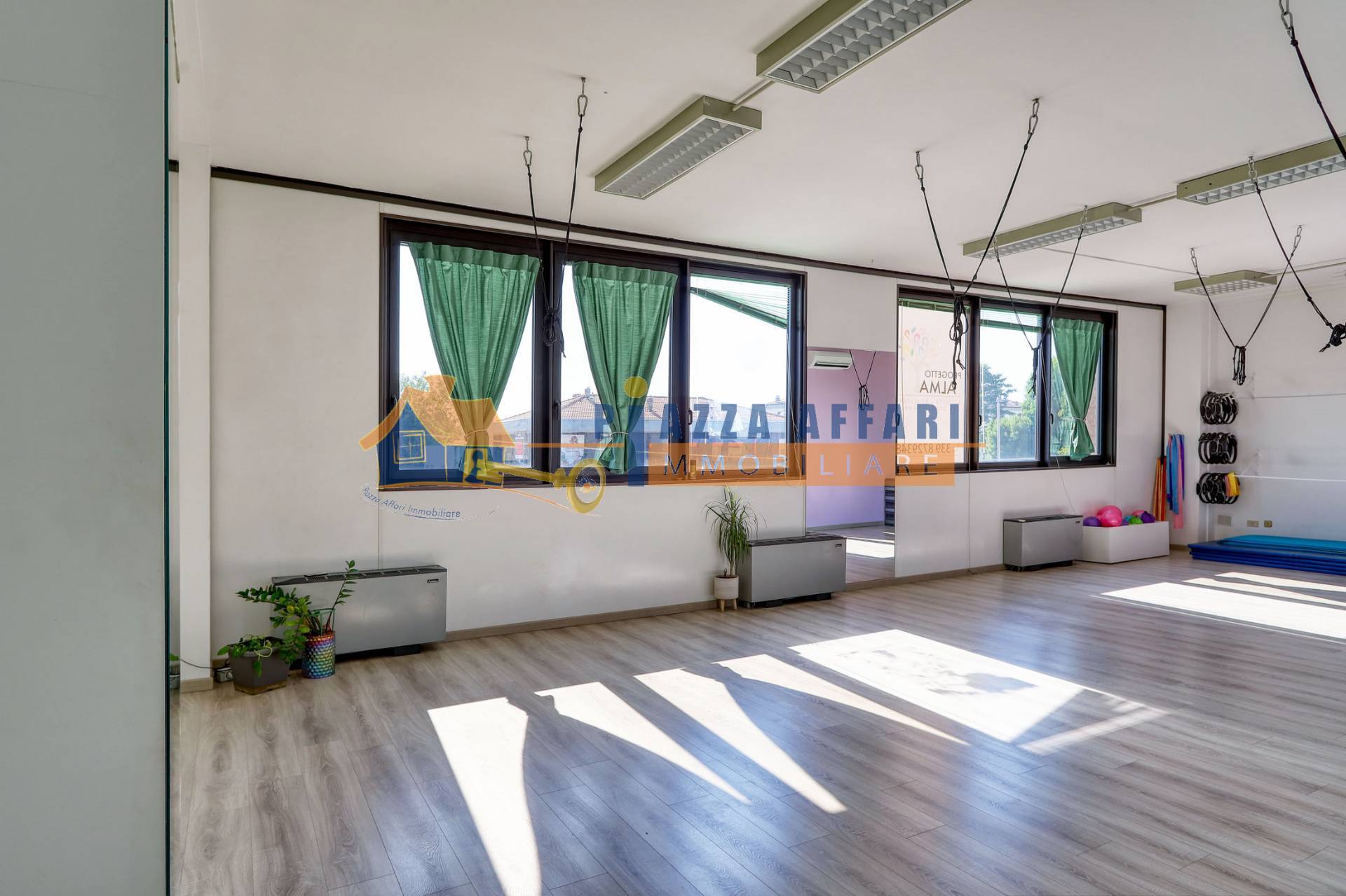 Locale commerciale in vendita a Castiglione Olona