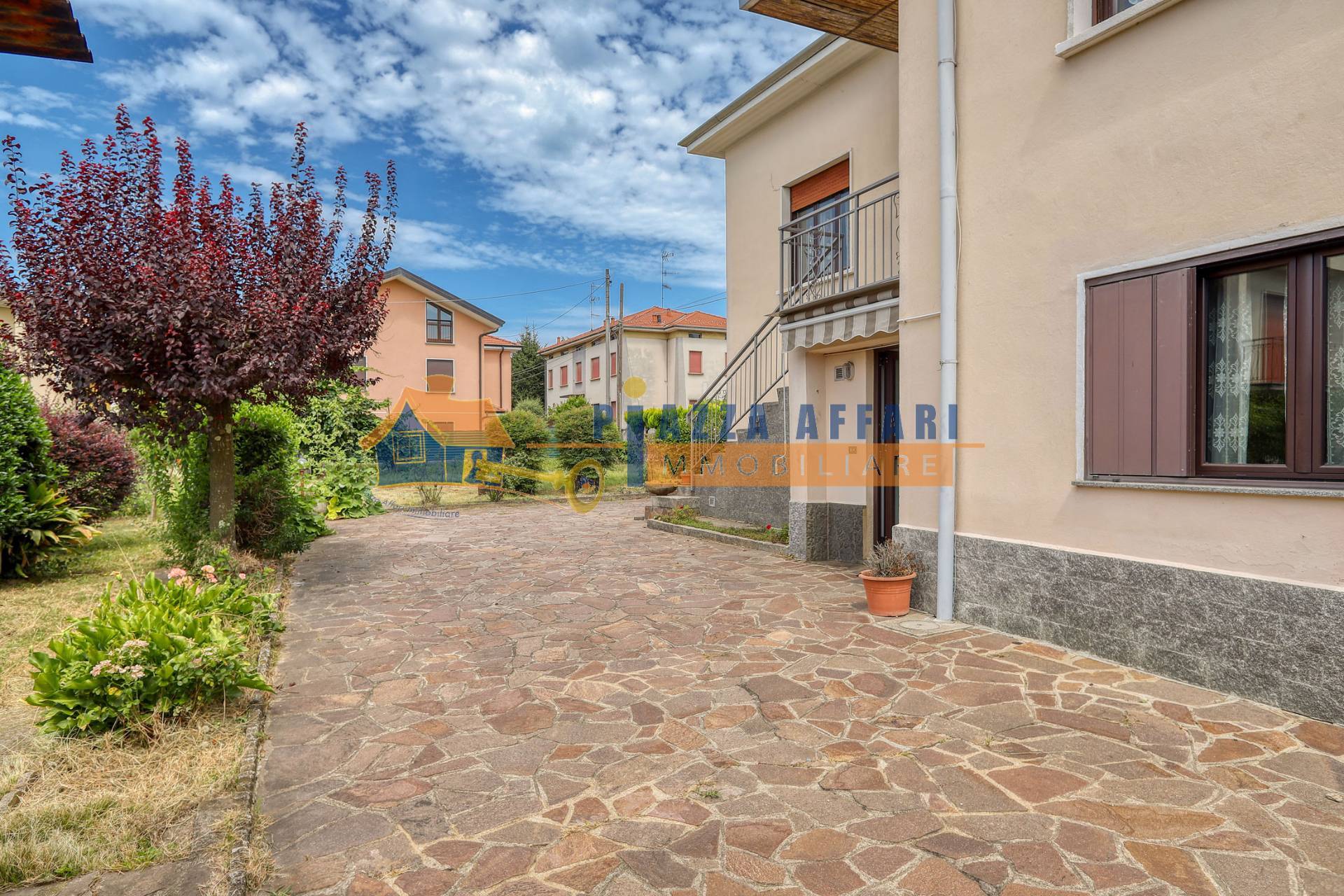 Casa singola in vendita a Carnago, Palazzetto