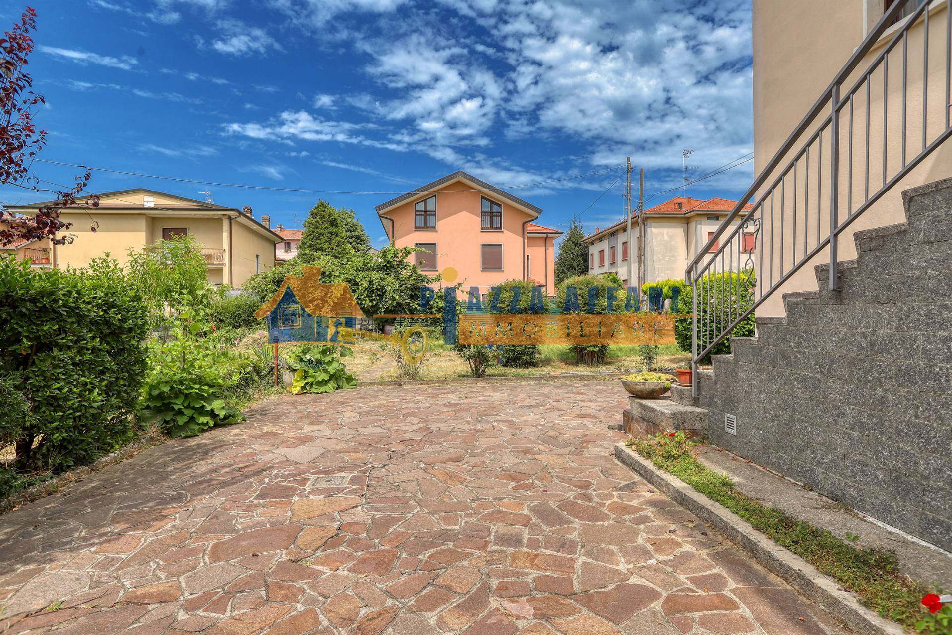 Casa singola in vendita a Carnago, Palazzetto