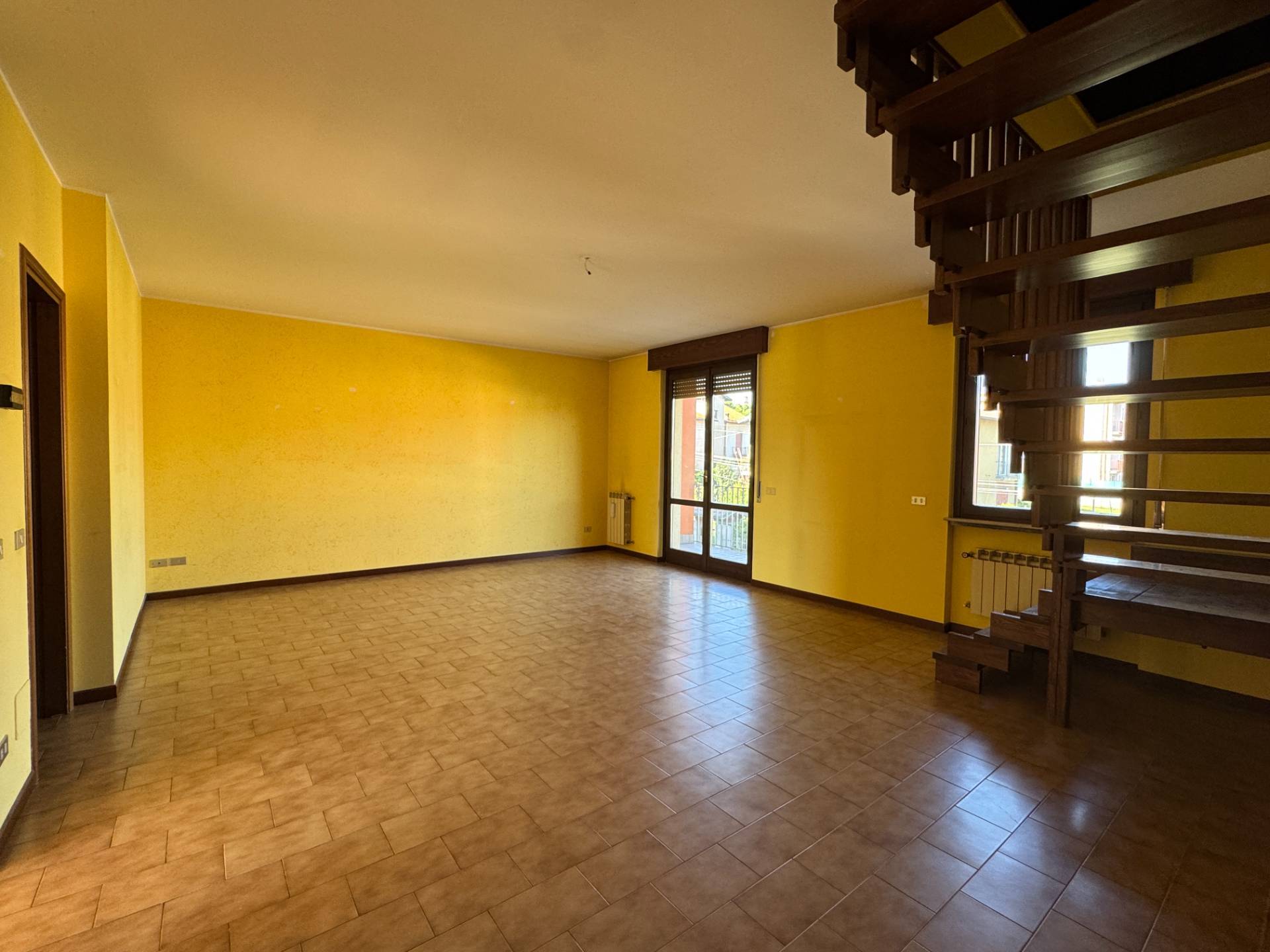 Appartamento in affitto a Carnago, Palazzetto