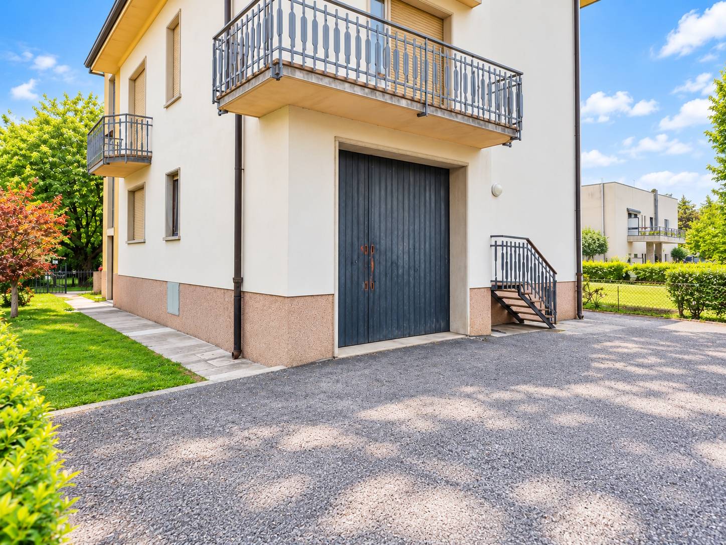 Box o garage in vendita a Azzate