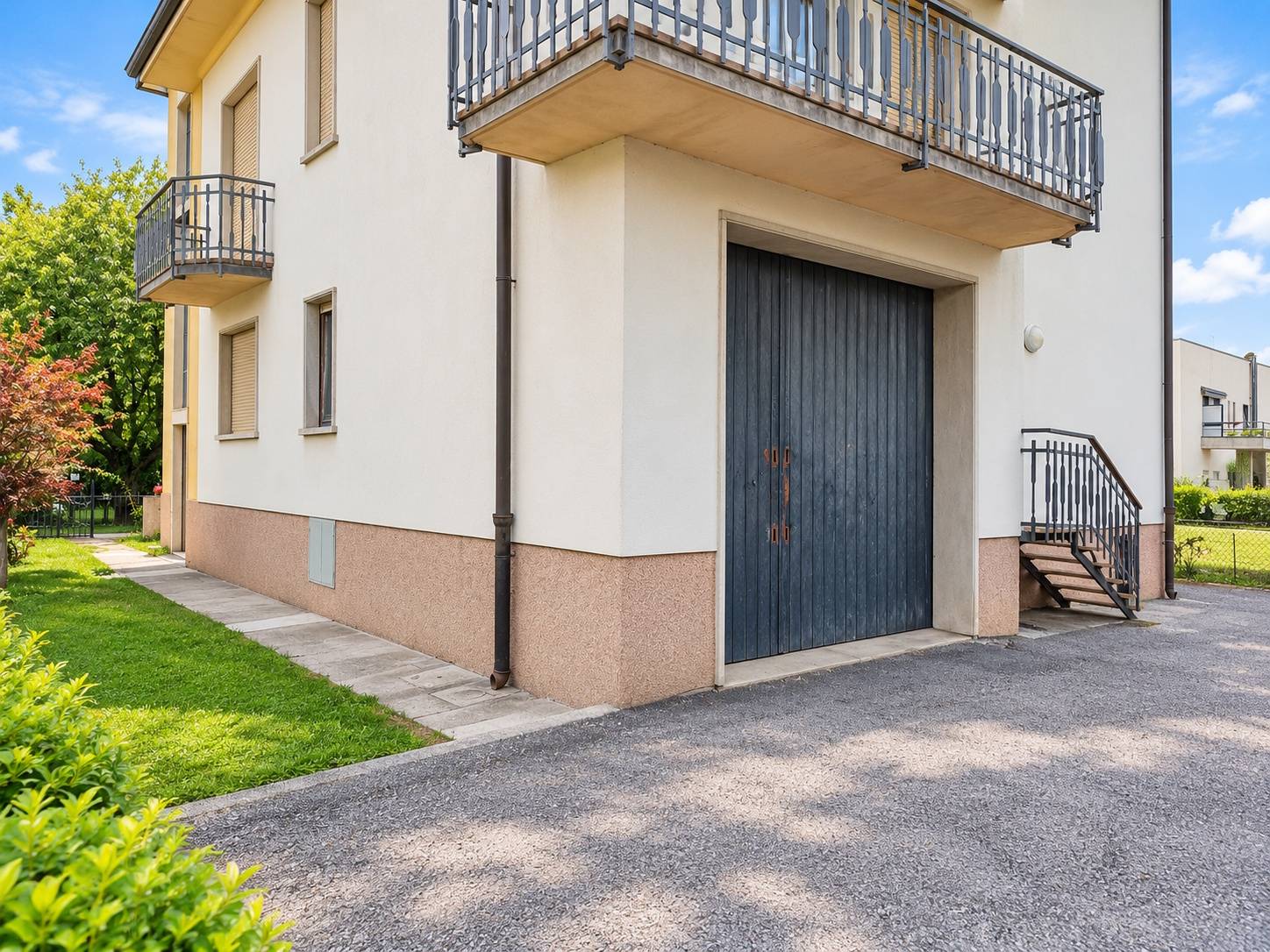 Box o garage in vendita a Azzate