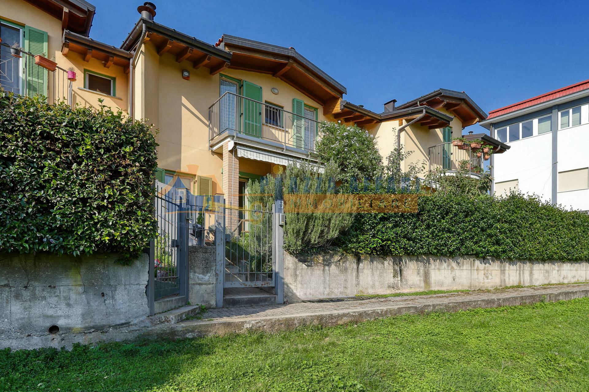 Villette a schiera in vendita a Castronno