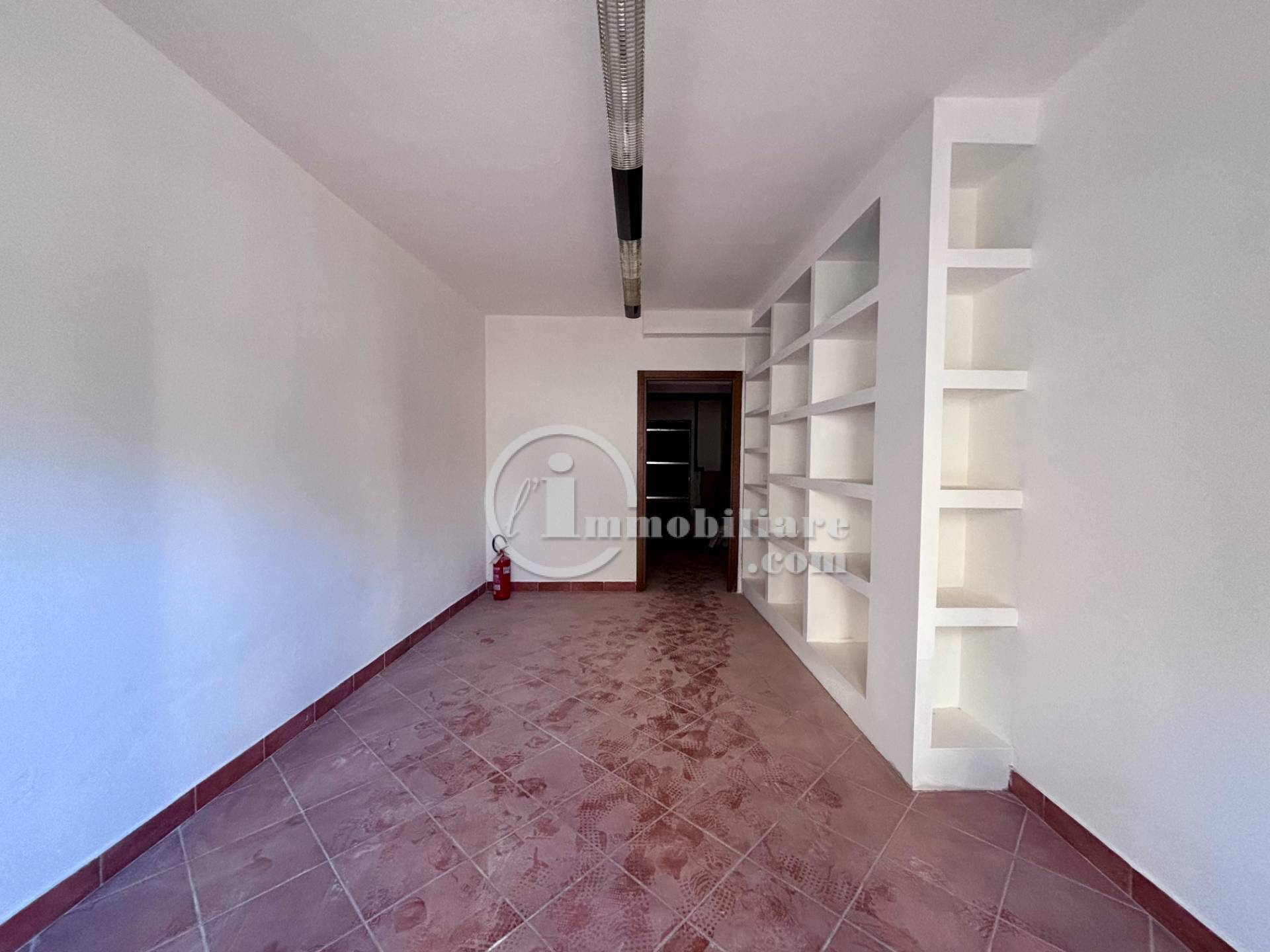 Negozio in vendita a Assago