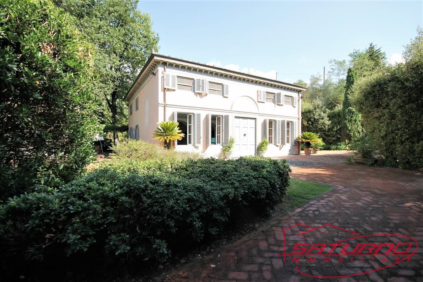 Villa con giardino, Capannori marlia