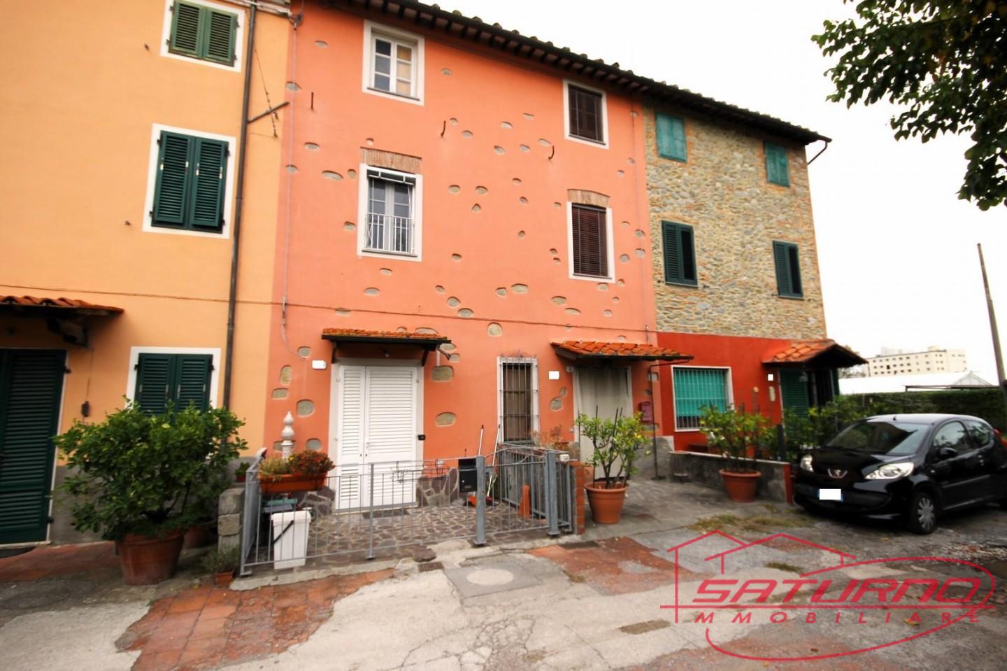 Casa indipendente in vendita, Lucca san pietro a vico