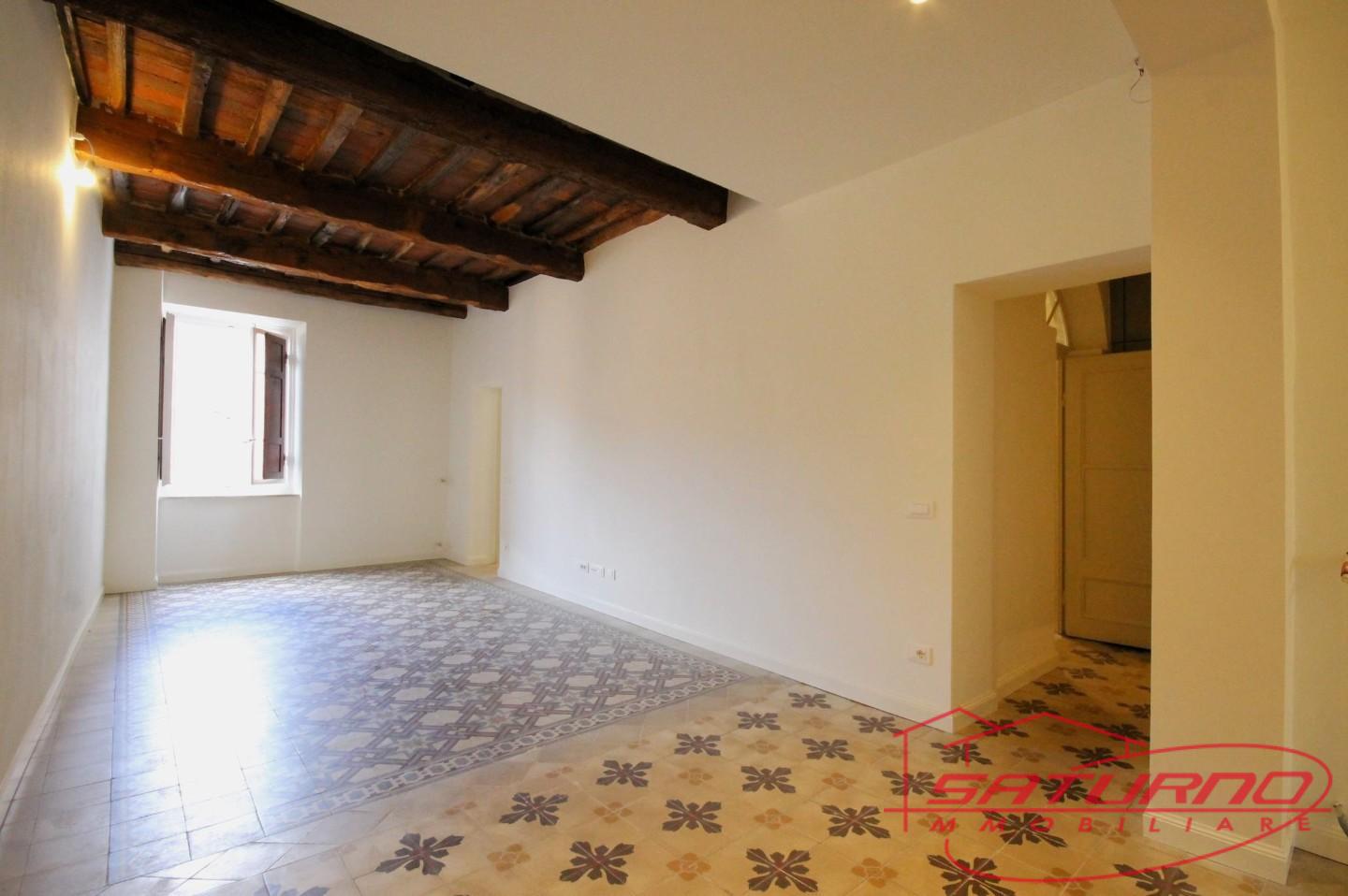 Appartamento in vendita, Lucca centro storico