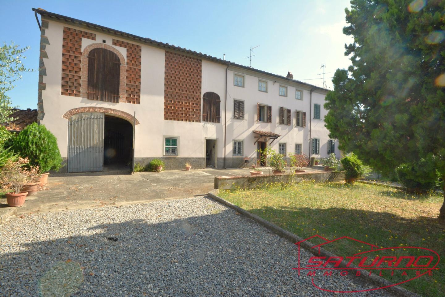Villa Bifamiliare con giardino, Capannori verciano
