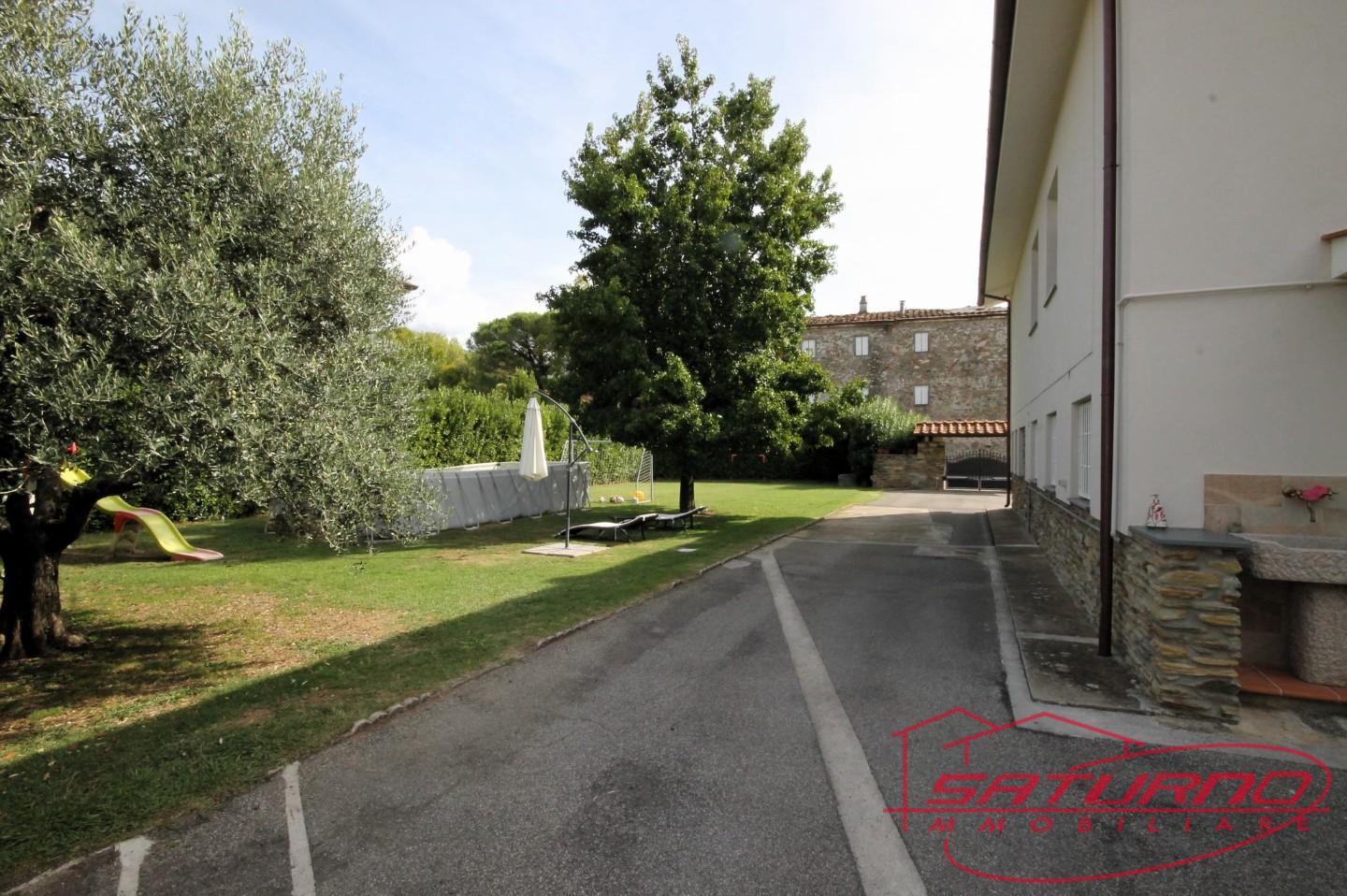 Villa con giardino, Capannori marlia