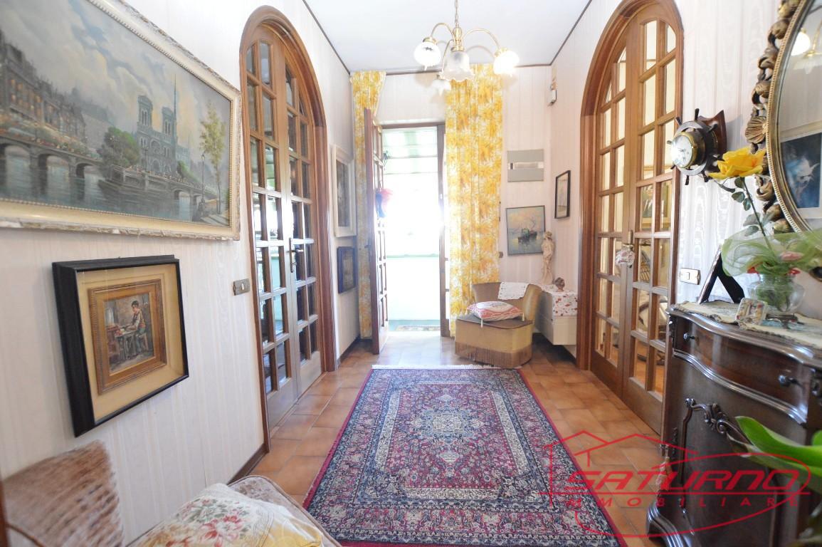 Villa con giardino, Lucca sant'angelo in campo