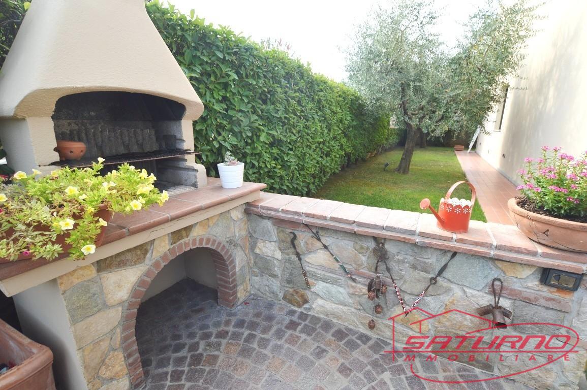 Villa con giardino, Capannori centro