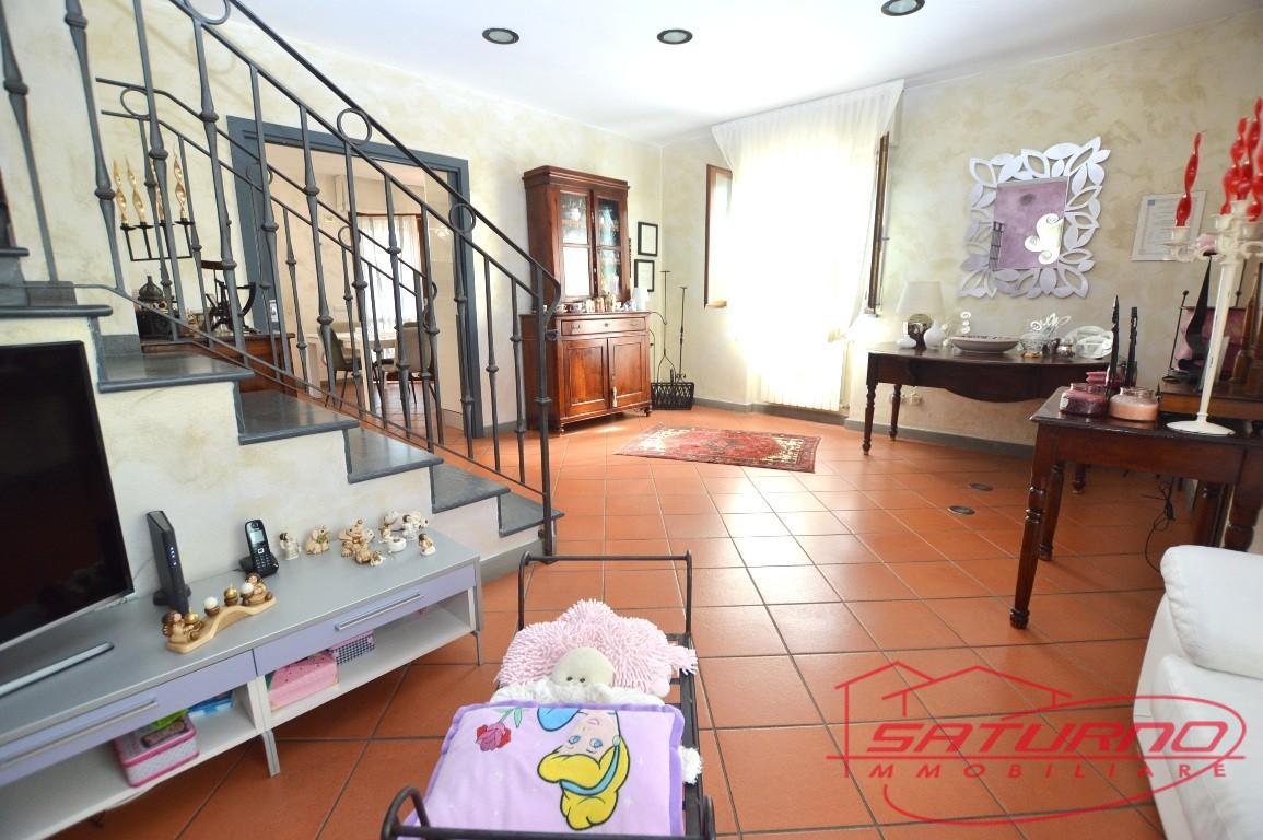 Villa con giardino, Capannori centro