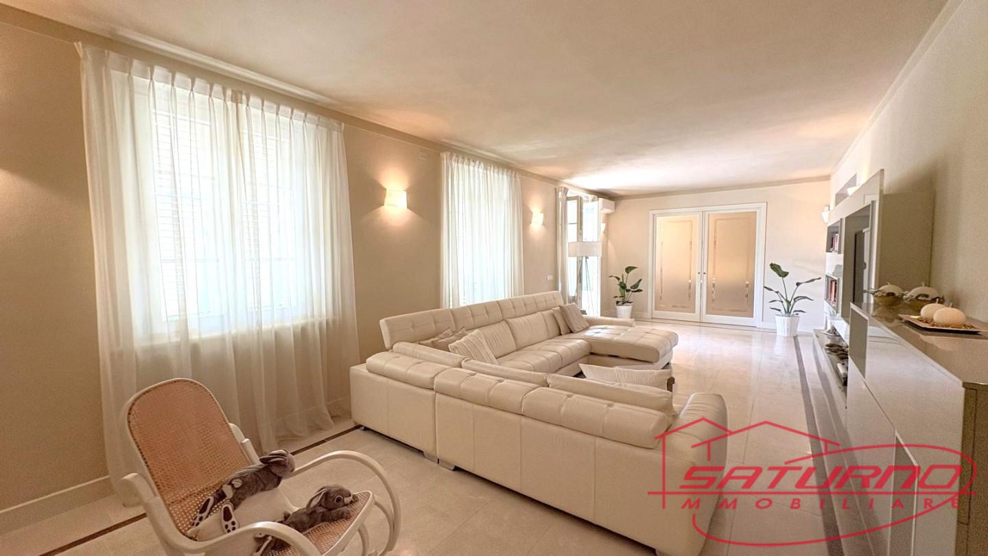 Villa con giardino, Lucca arsina