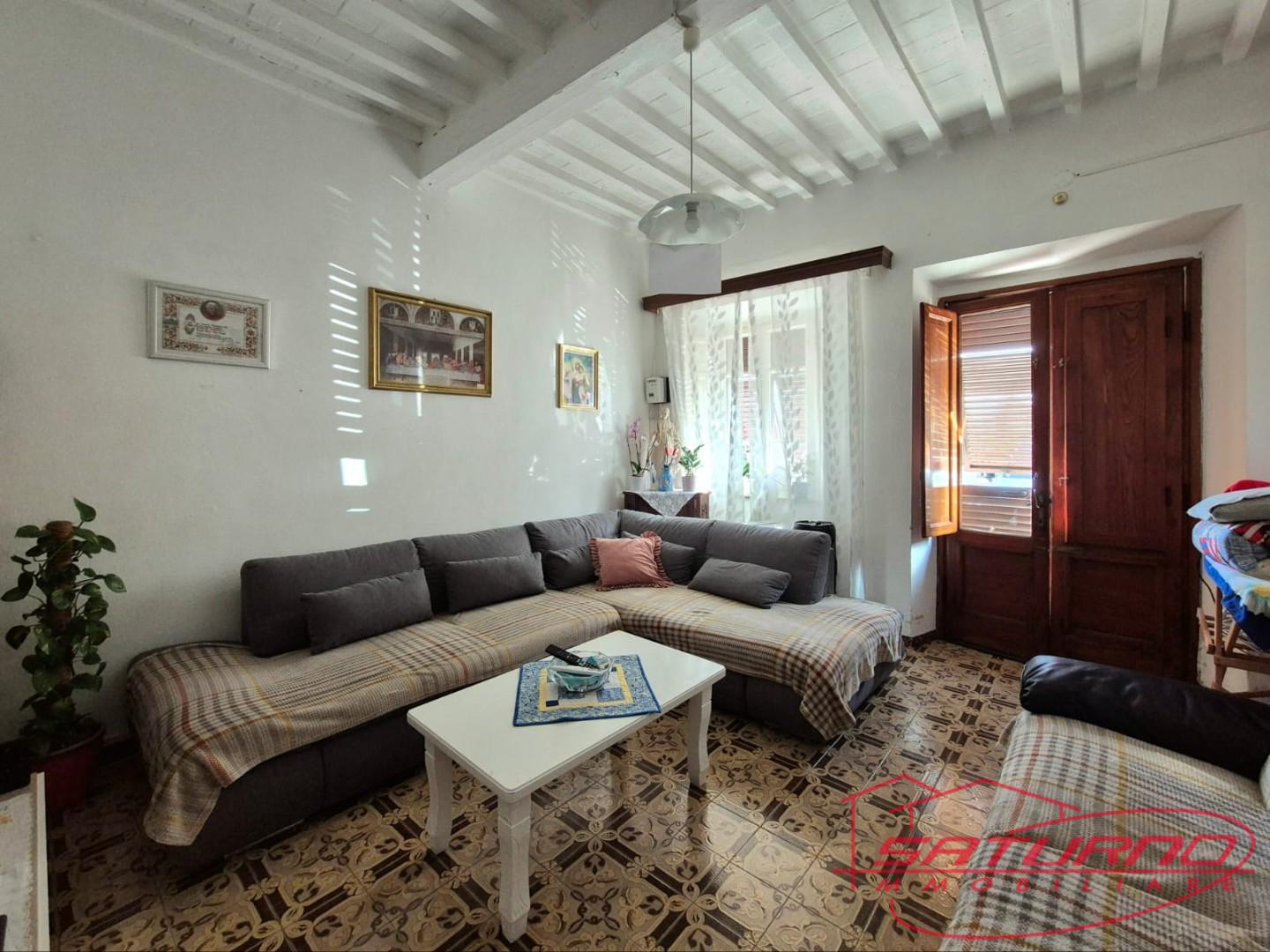 Casa indipendente con giardino, Capannori lammari