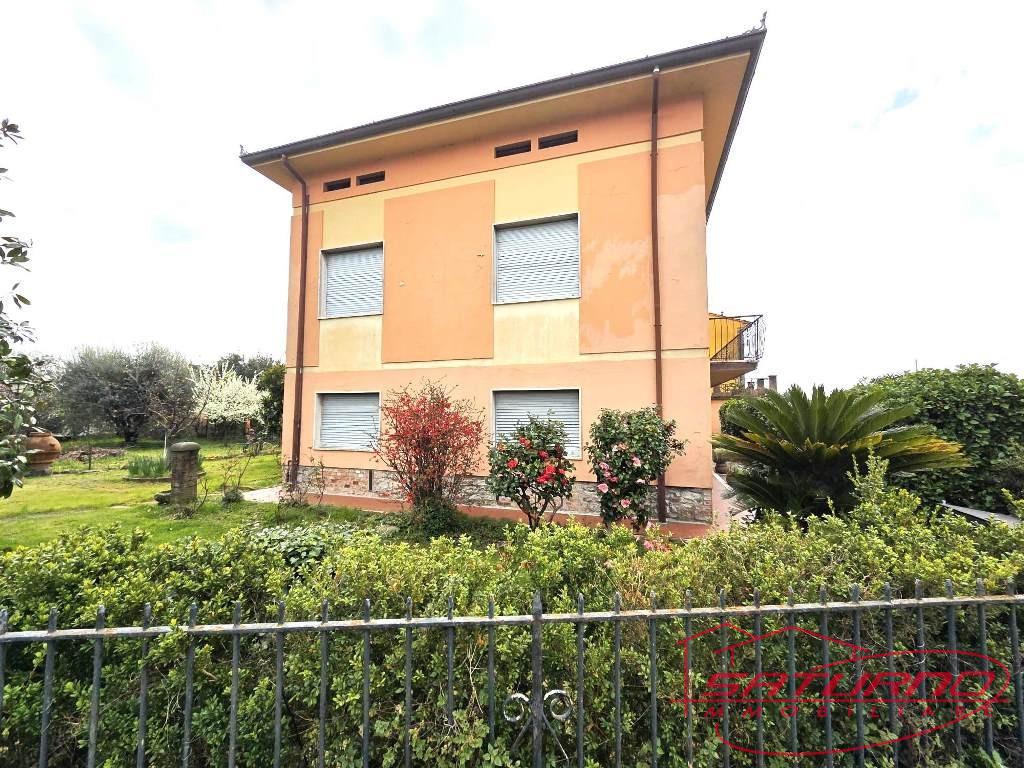 Villa con giardino, Capannori marlia
