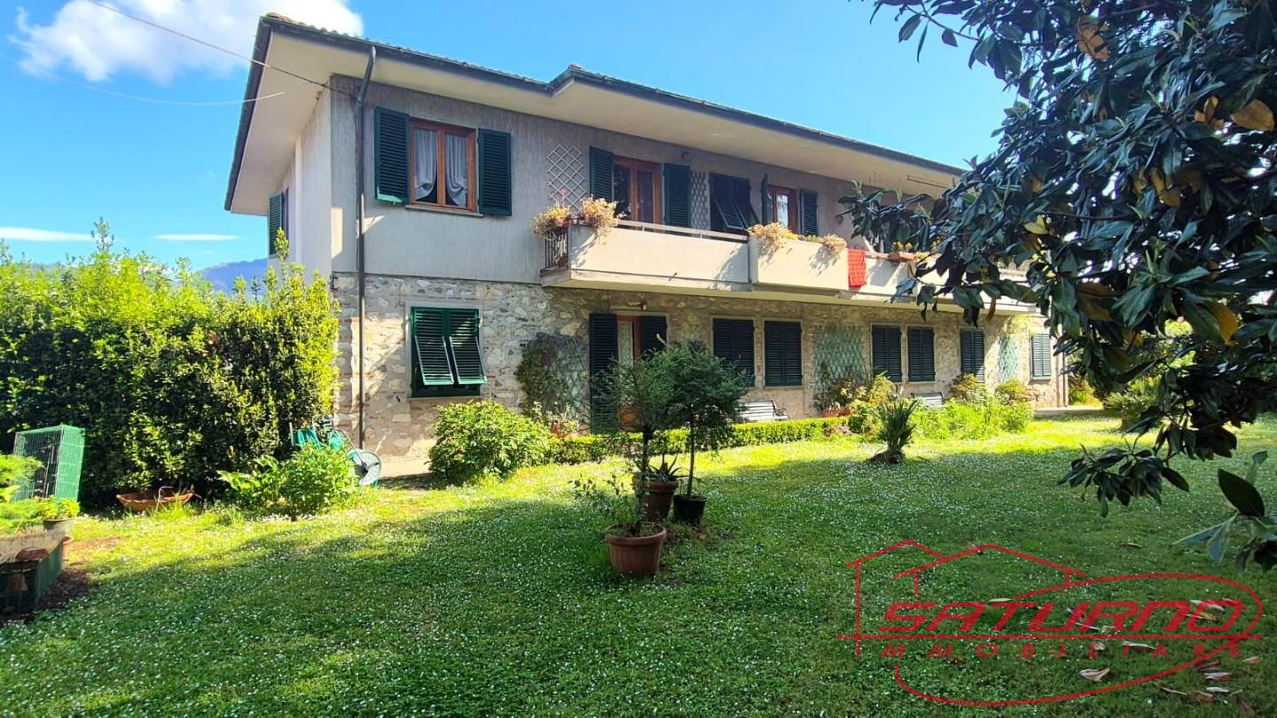 Villa Bifamiliare con giardino, Capannori marlia
