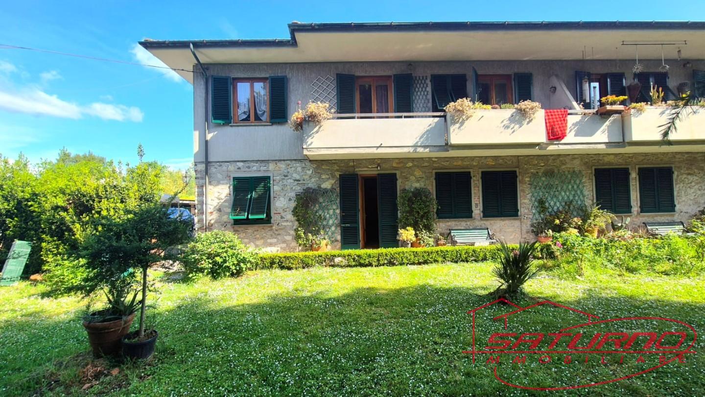 Villa Bifamiliare con giardino, Capannori marlia