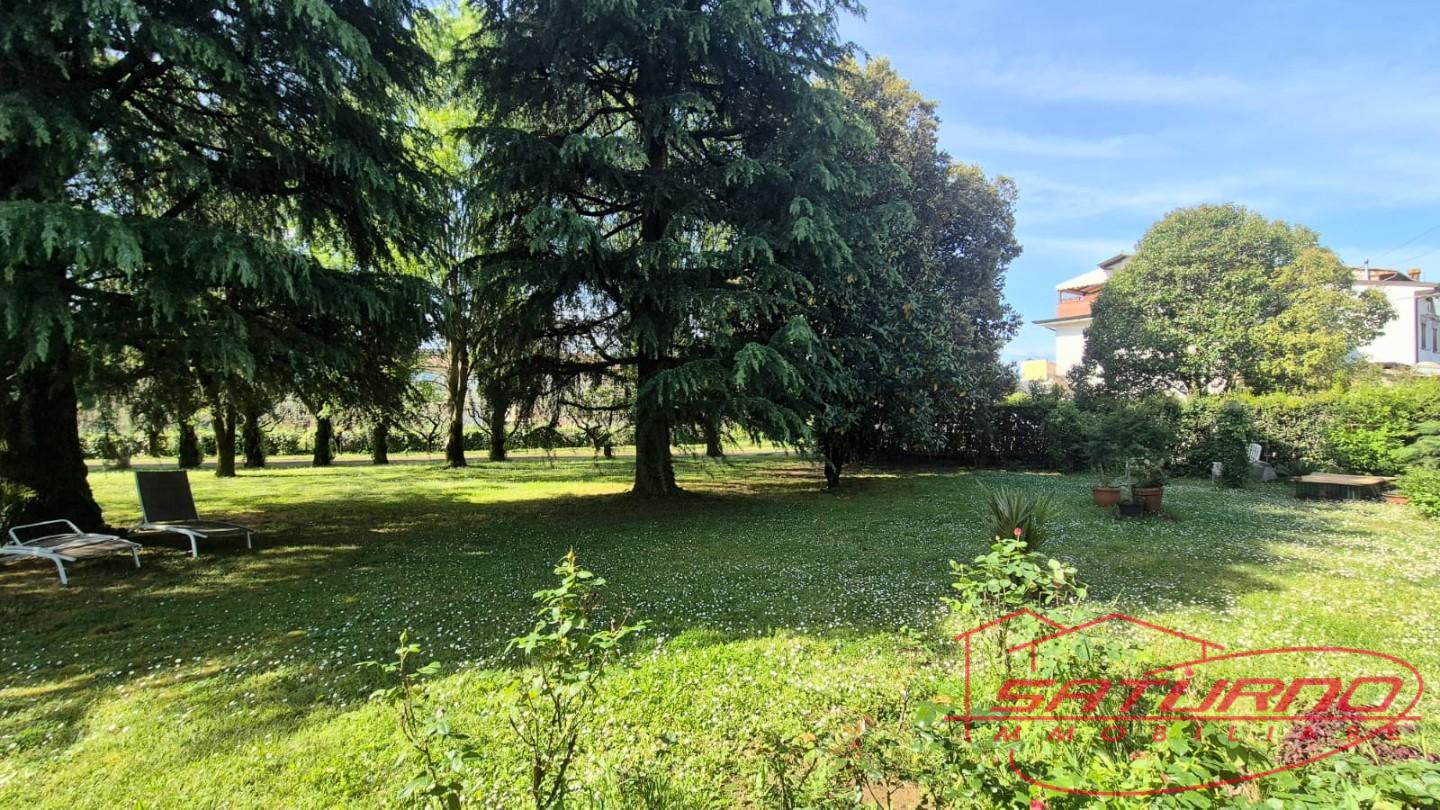 Villa Bifamiliare con giardino, Capannori marlia