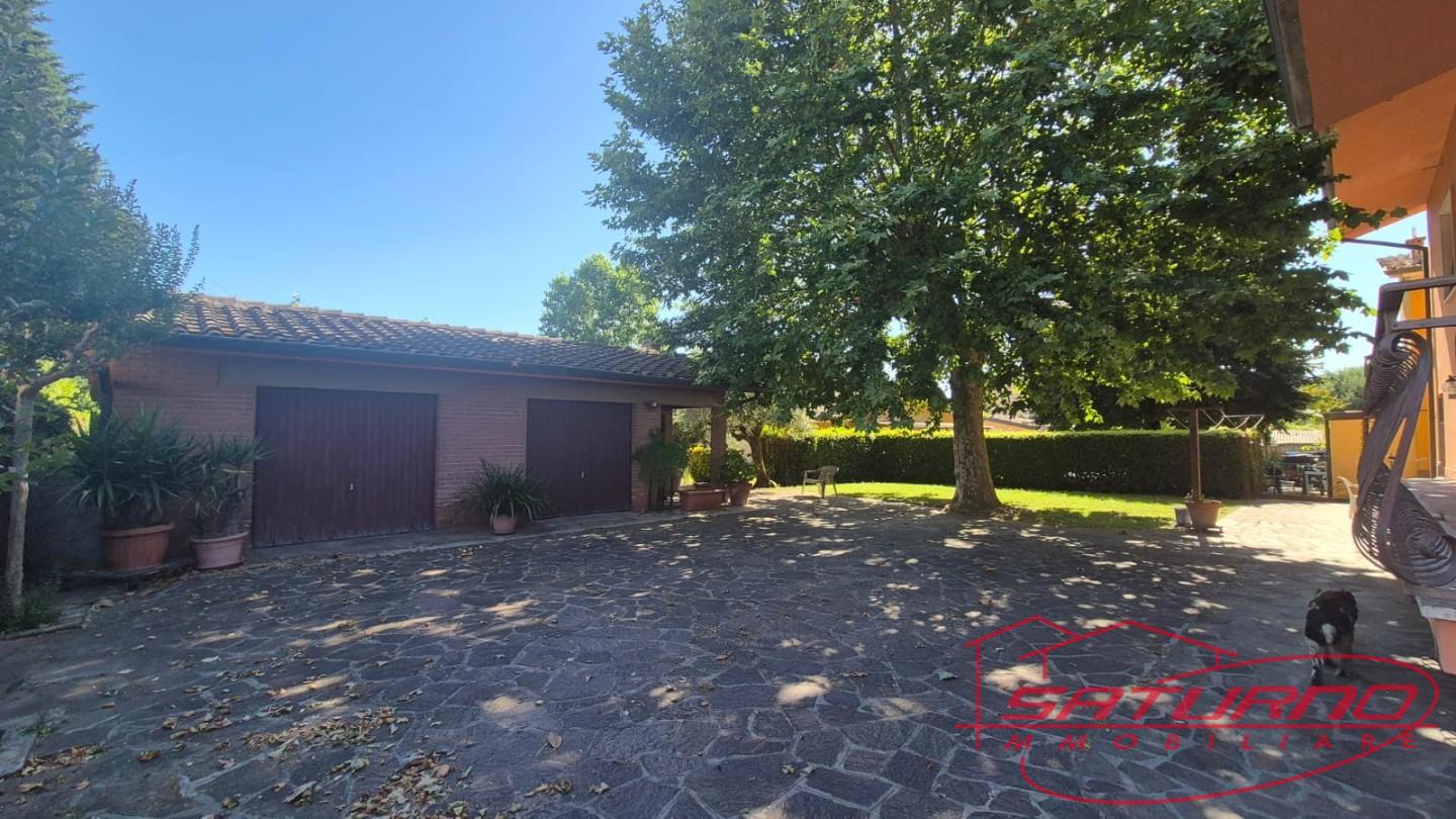 Villa con giardino, Capannori santa margherita