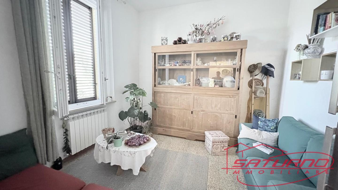 Villa Bifamiliare con giardino, Lucca sant'anna