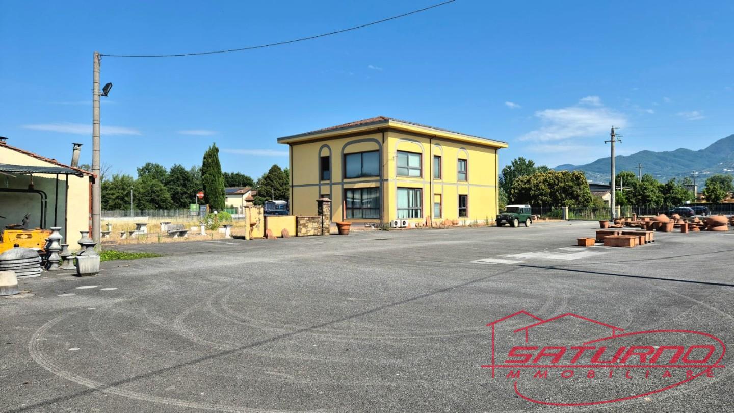 Locale commerciale in vendita, Capannori marlia